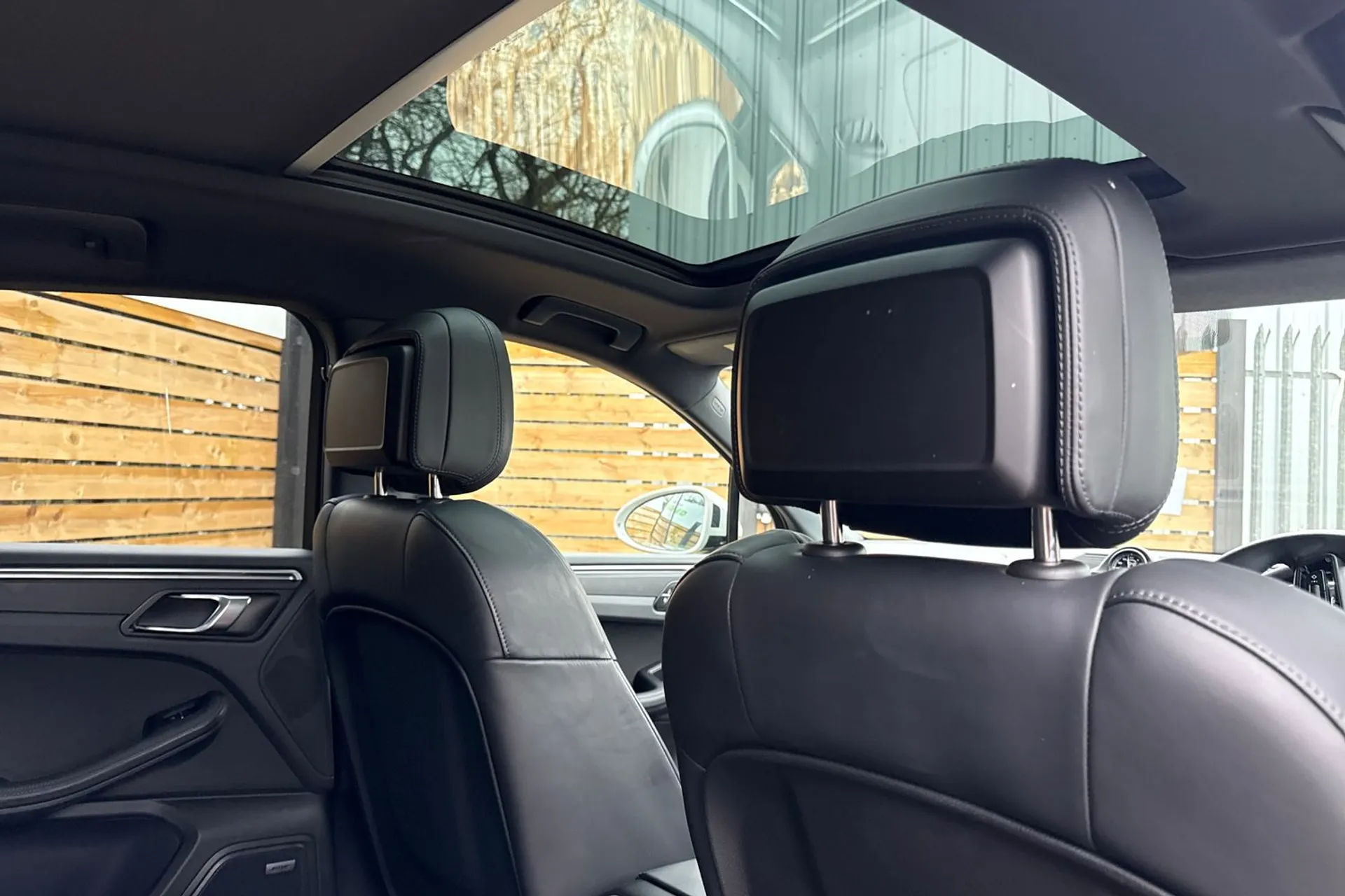 Porsche MACAN thumbnail image number 25