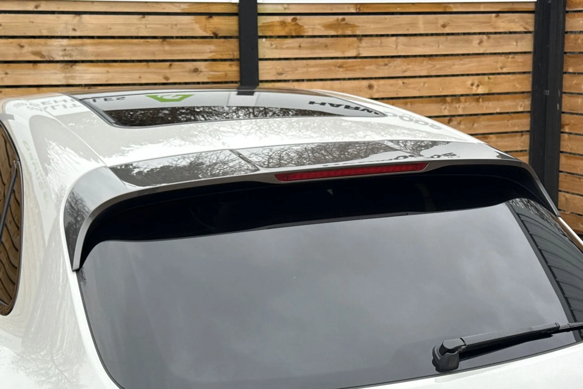 Porsche MACAN thumbnail image number 16