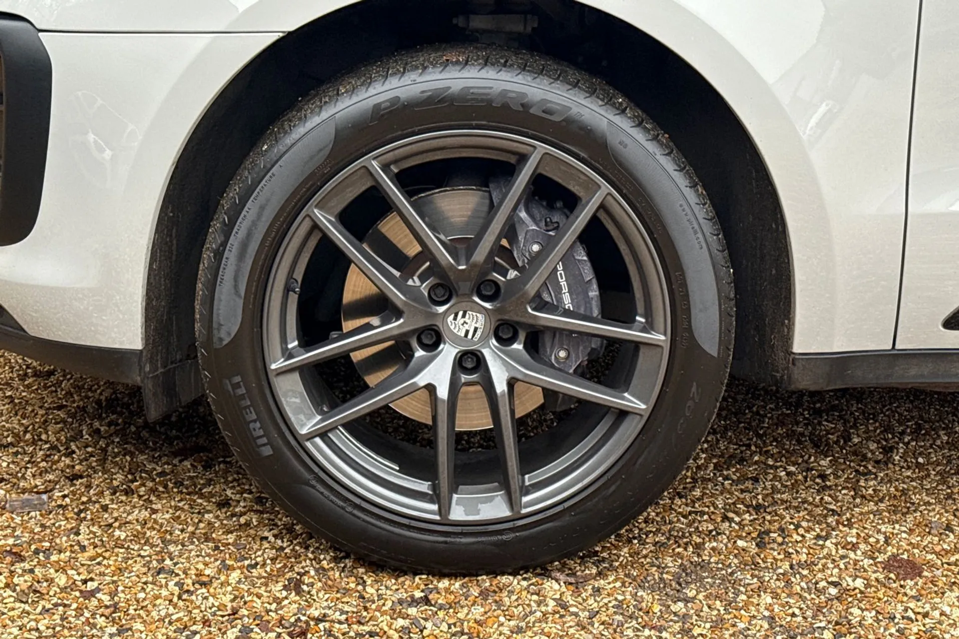 Porsche MACAN thumbnail image number 14