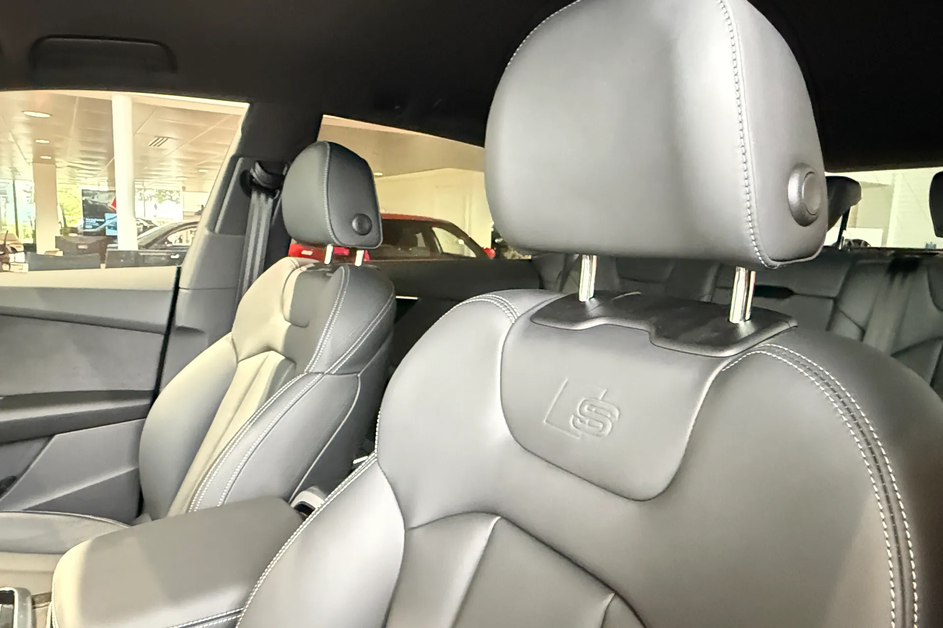 Audi Q8 thumbnail image number 28