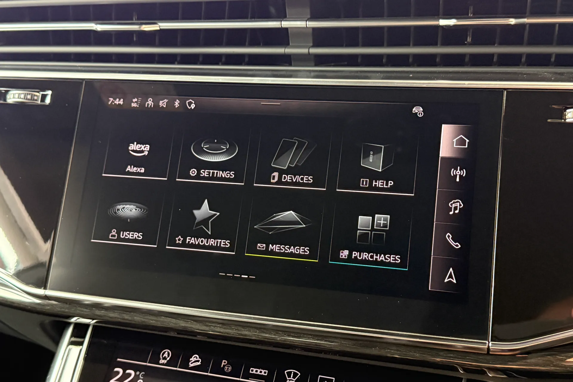 Audi Q8 thumbnail image number 18