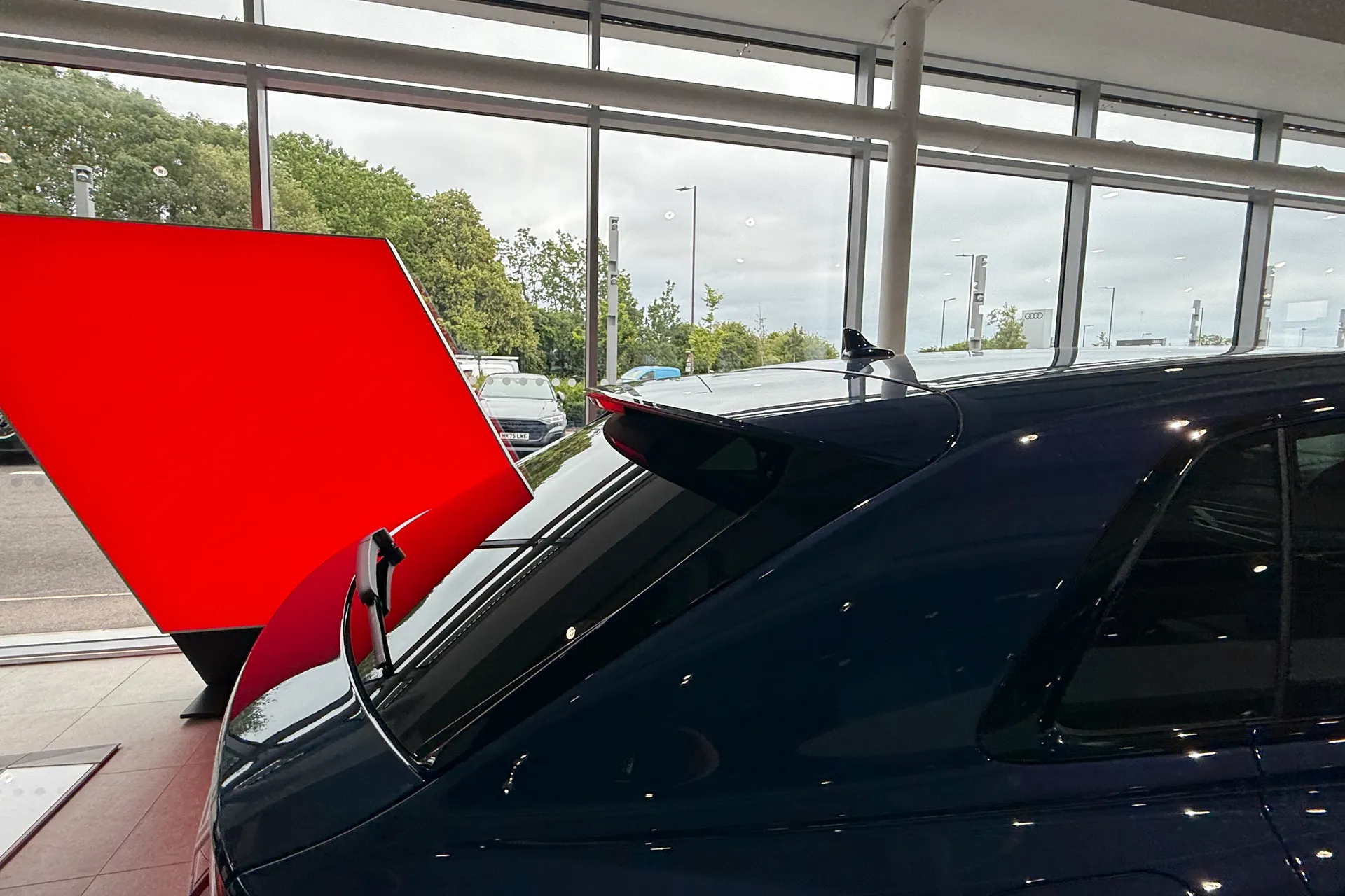 Audi Q8 thumbnail image number 17