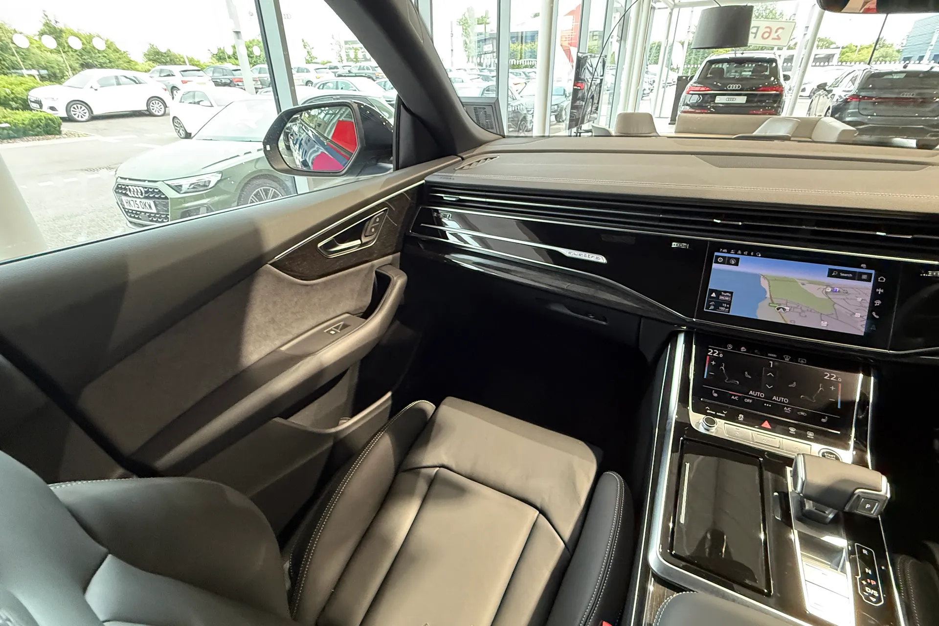 Audi Q8 thumbnail image number 41