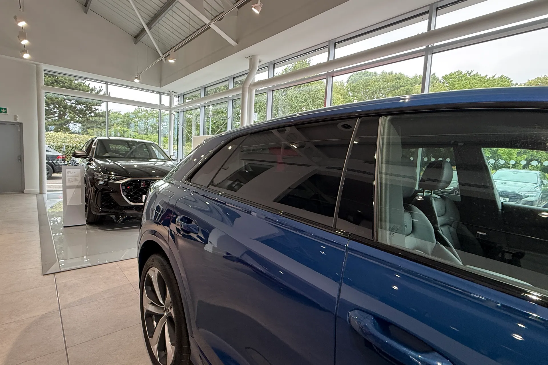 Audi Q8 thumbnail image number 8