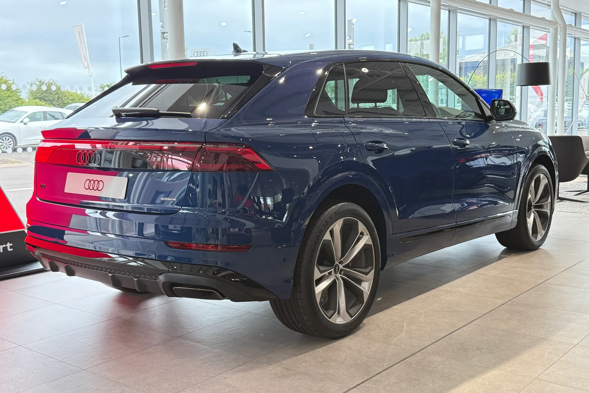 Audi Q8 thumbnail image number 12
