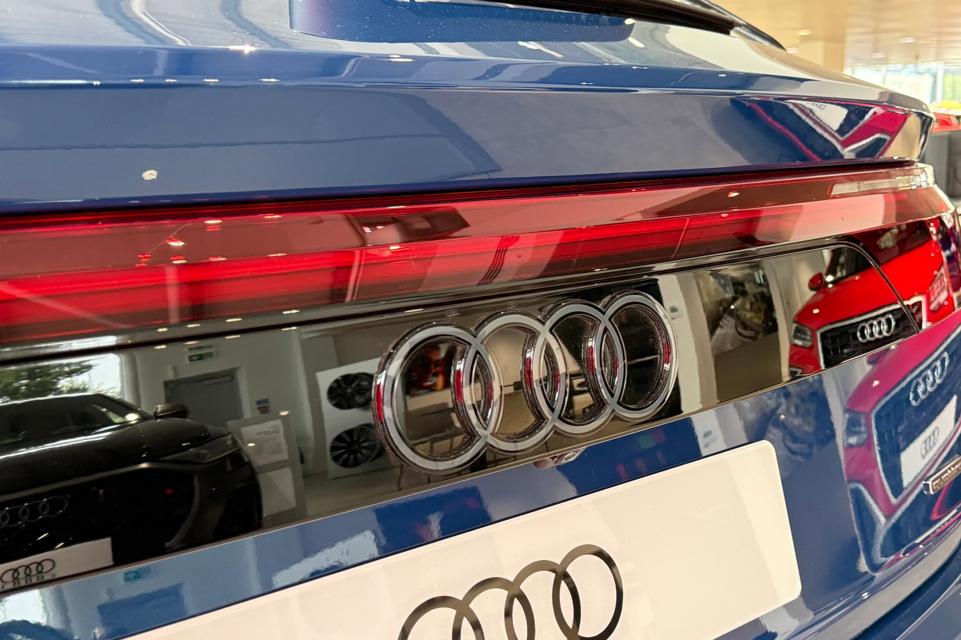 Audi Q8 thumbnail image number 21
