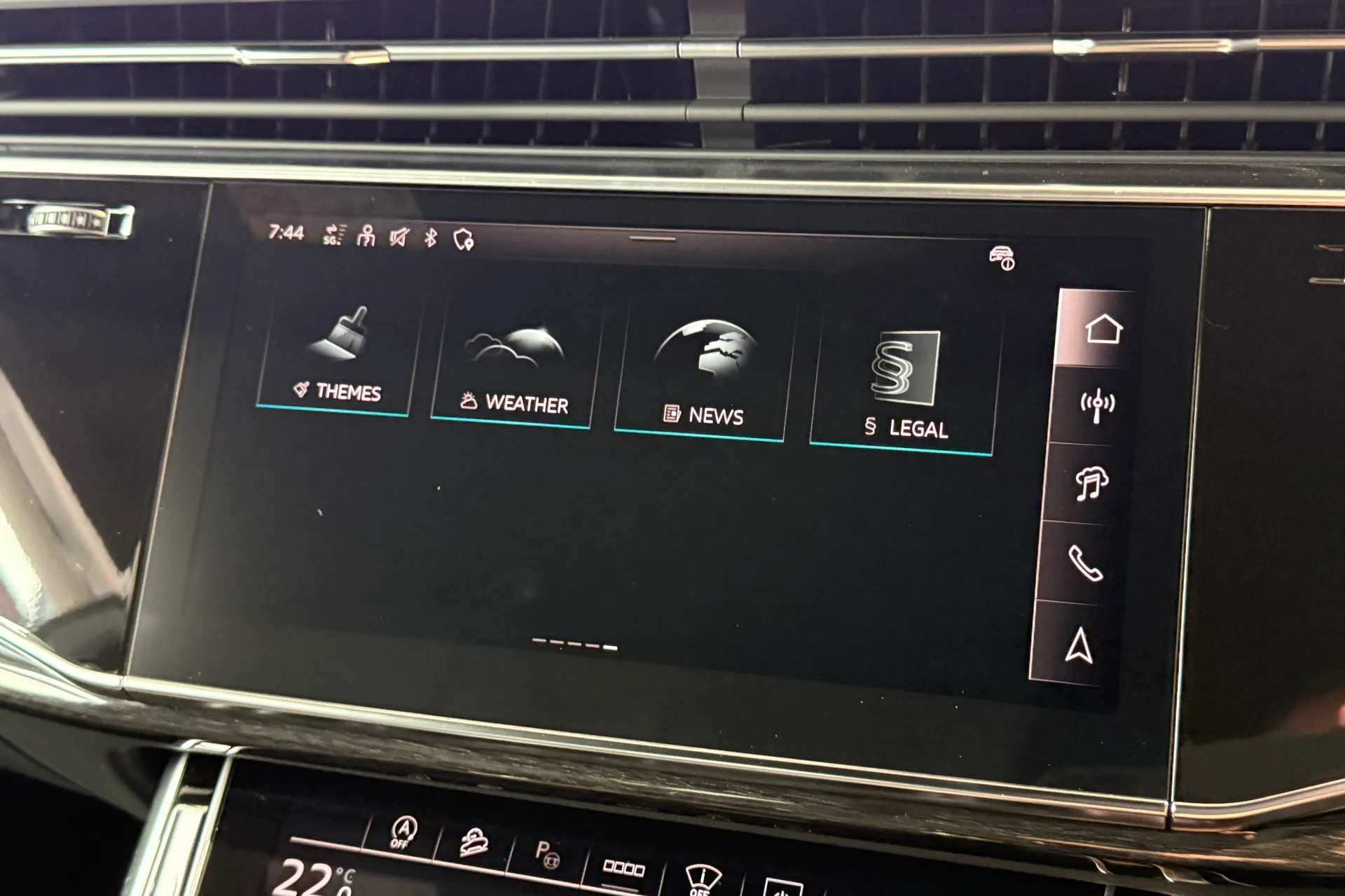 Audi Q8 thumbnail image number 26