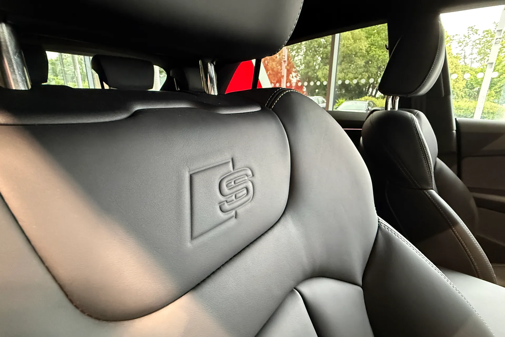 Audi Q8 thumbnail image number 44
