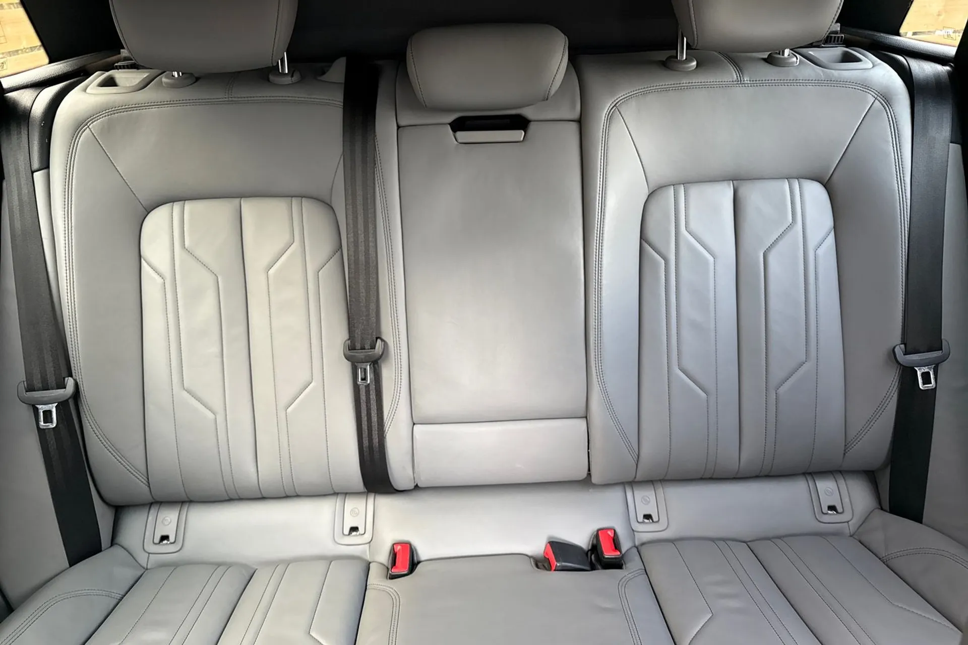 Audi e-tron thumbnail image number 33