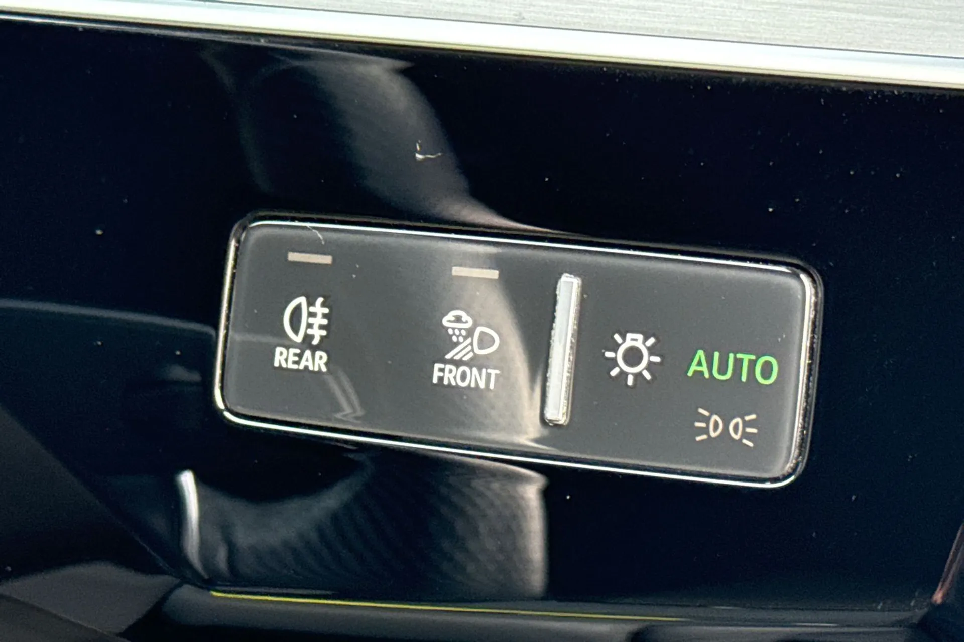 Audi e-tron thumbnail image number 49