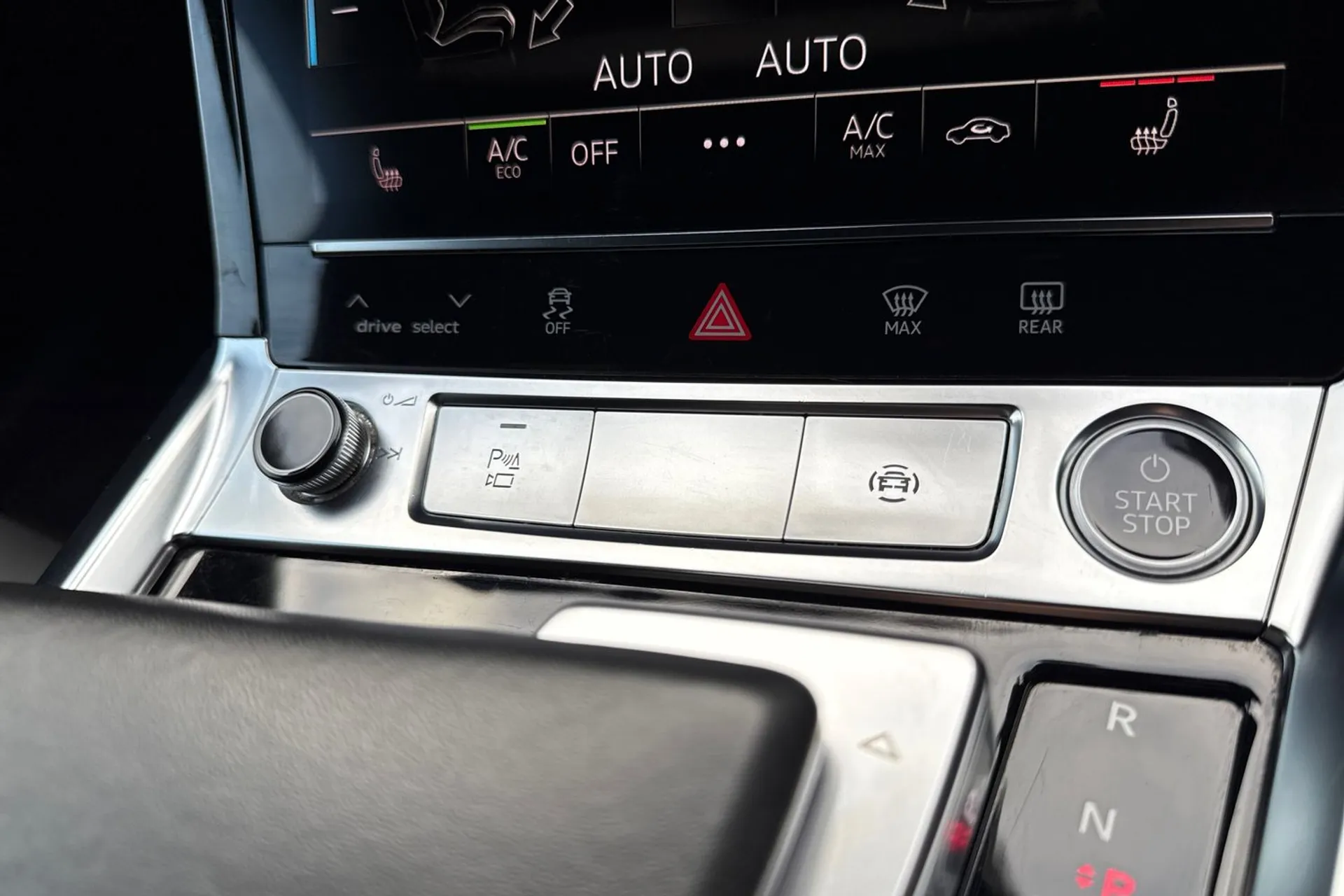 Audi e-tron thumbnail image number 56