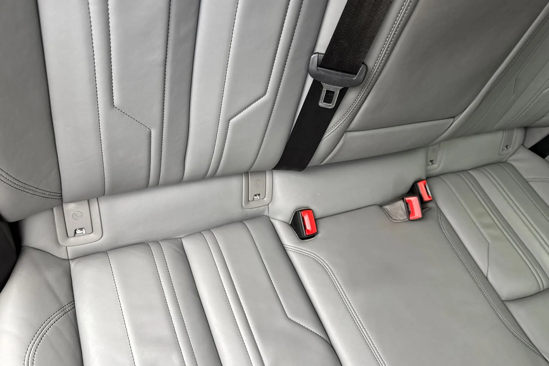 Audi e-tron thumbnail image number 26