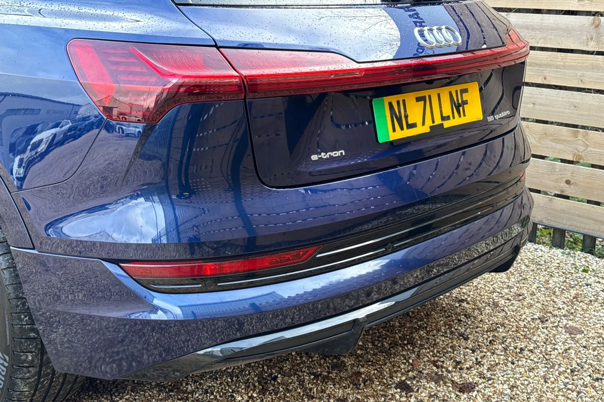 Audi e-tron thumbnail image number 18