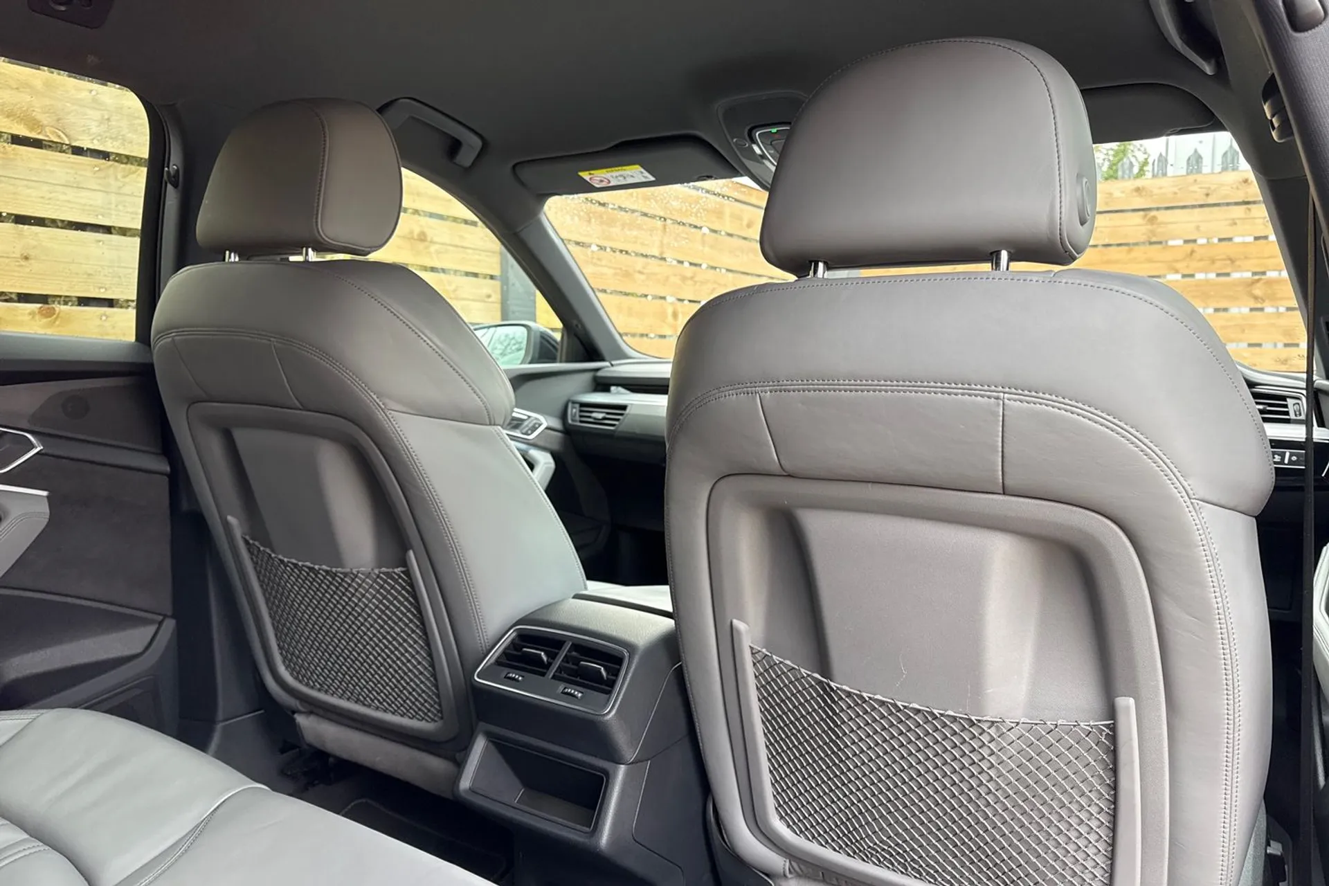 Audi e-tron thumbnail image number 25