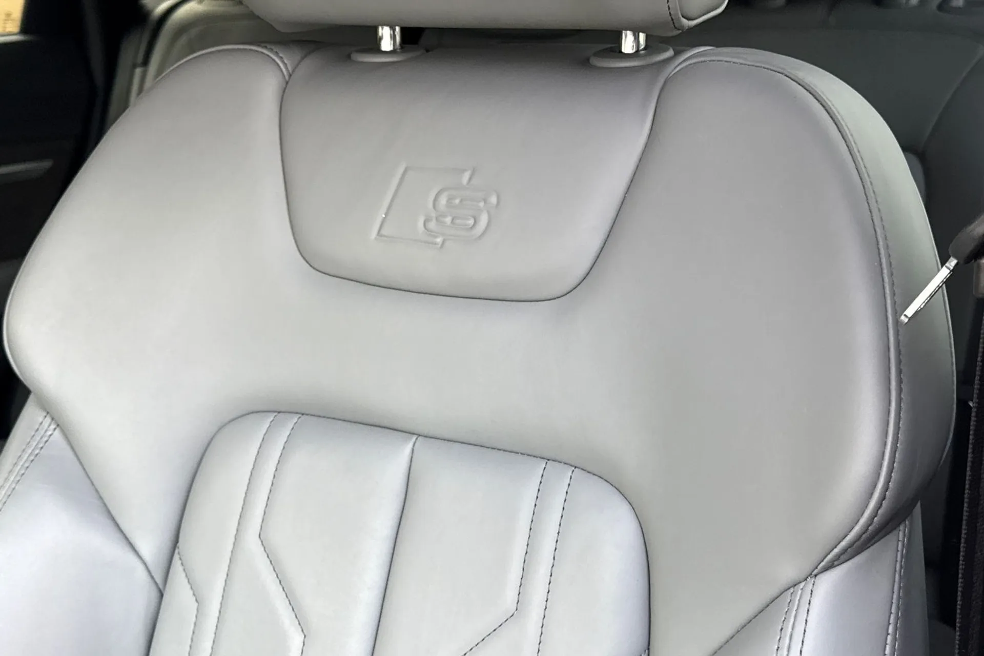 Audi e-tron thumbnail image number 59