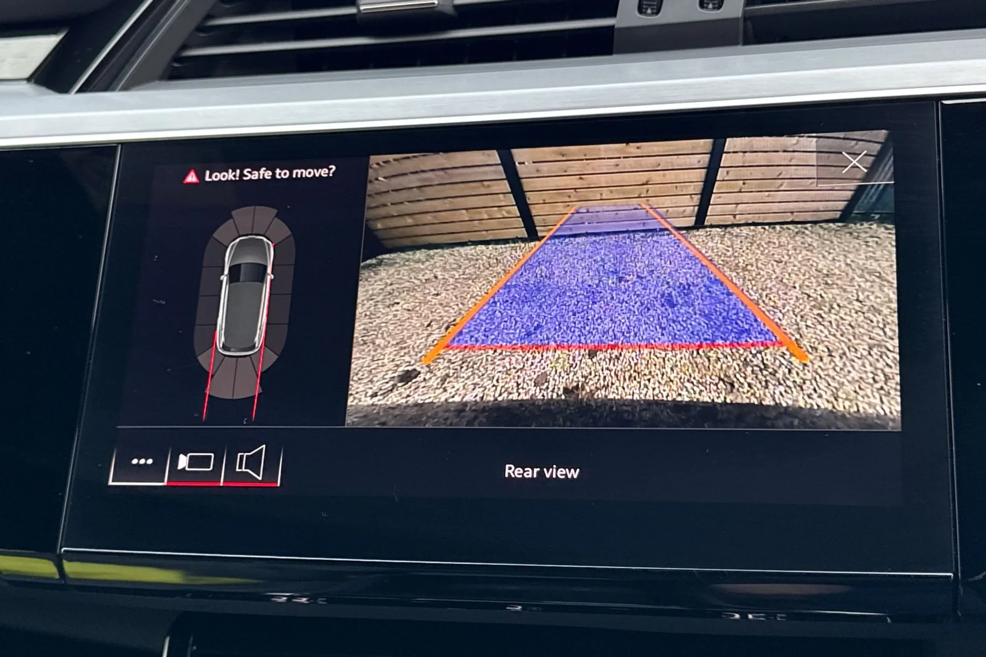 Audi e-tron thumbnail image number 5