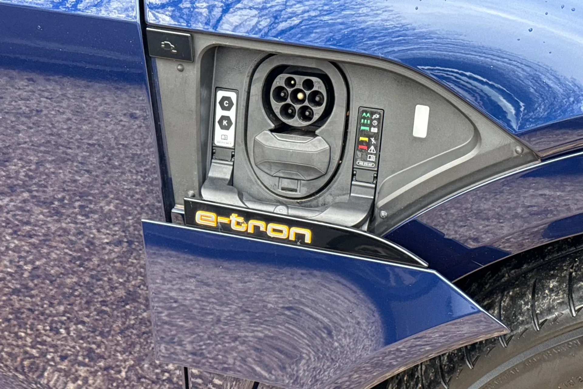 Audi e-tron thumbnail image number 20