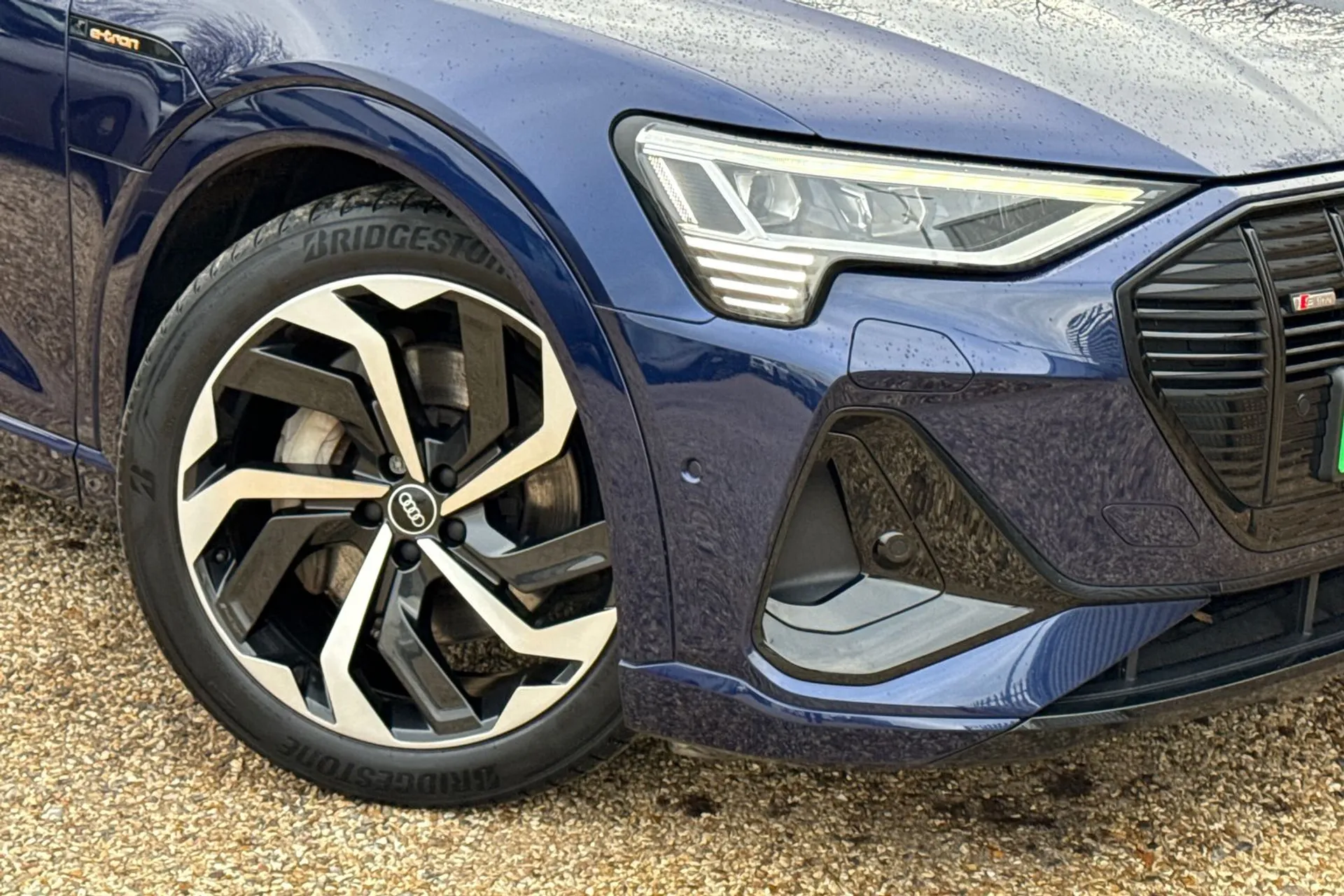 Audi e-tron thumbnail image number 7