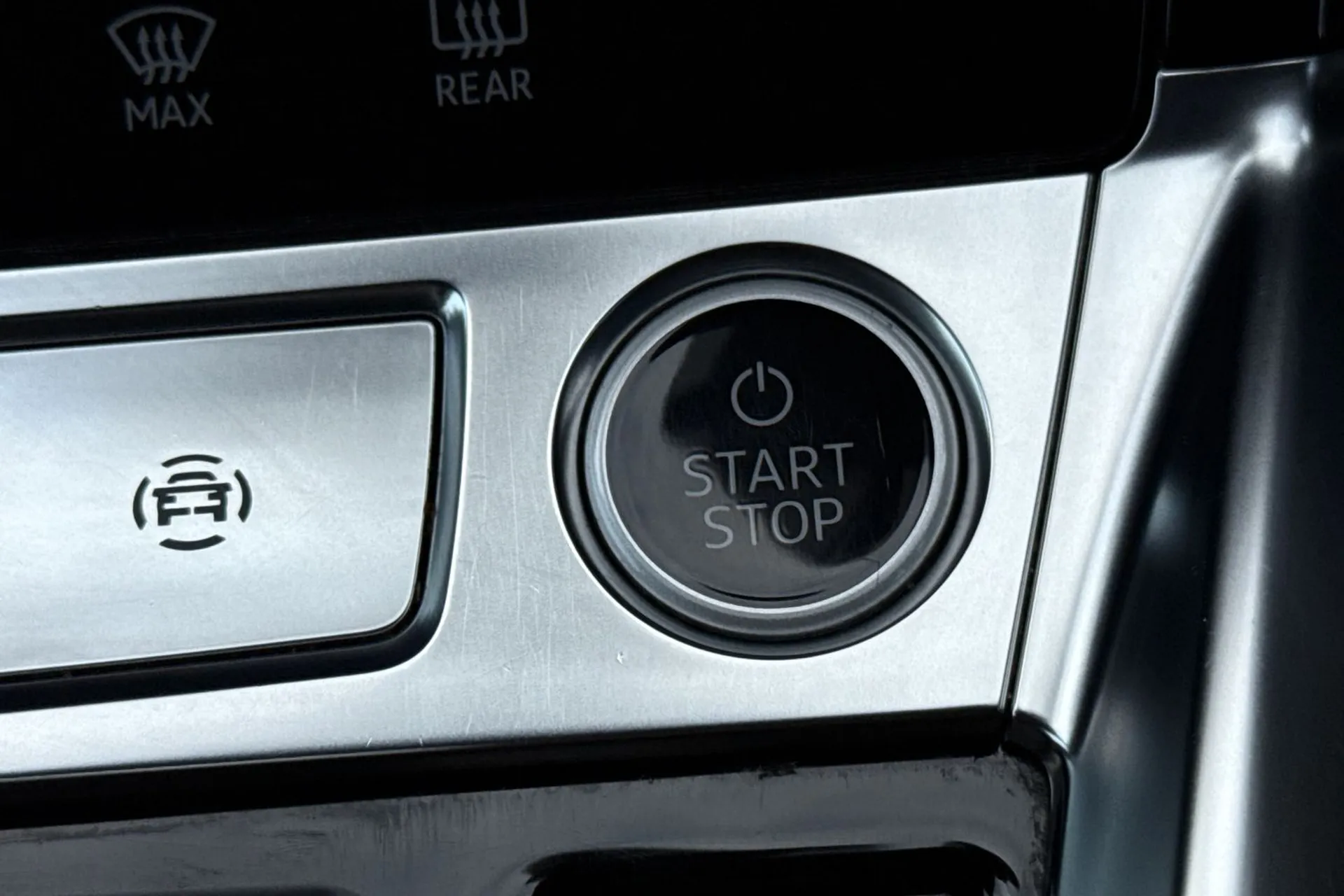 Audi e-tron thumbnail image number 54