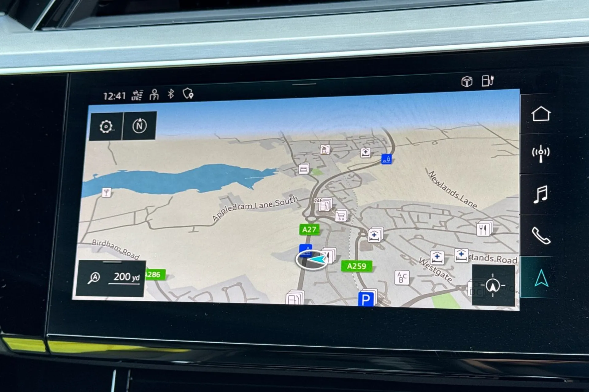 Audi e-tron thumbnail image number 4