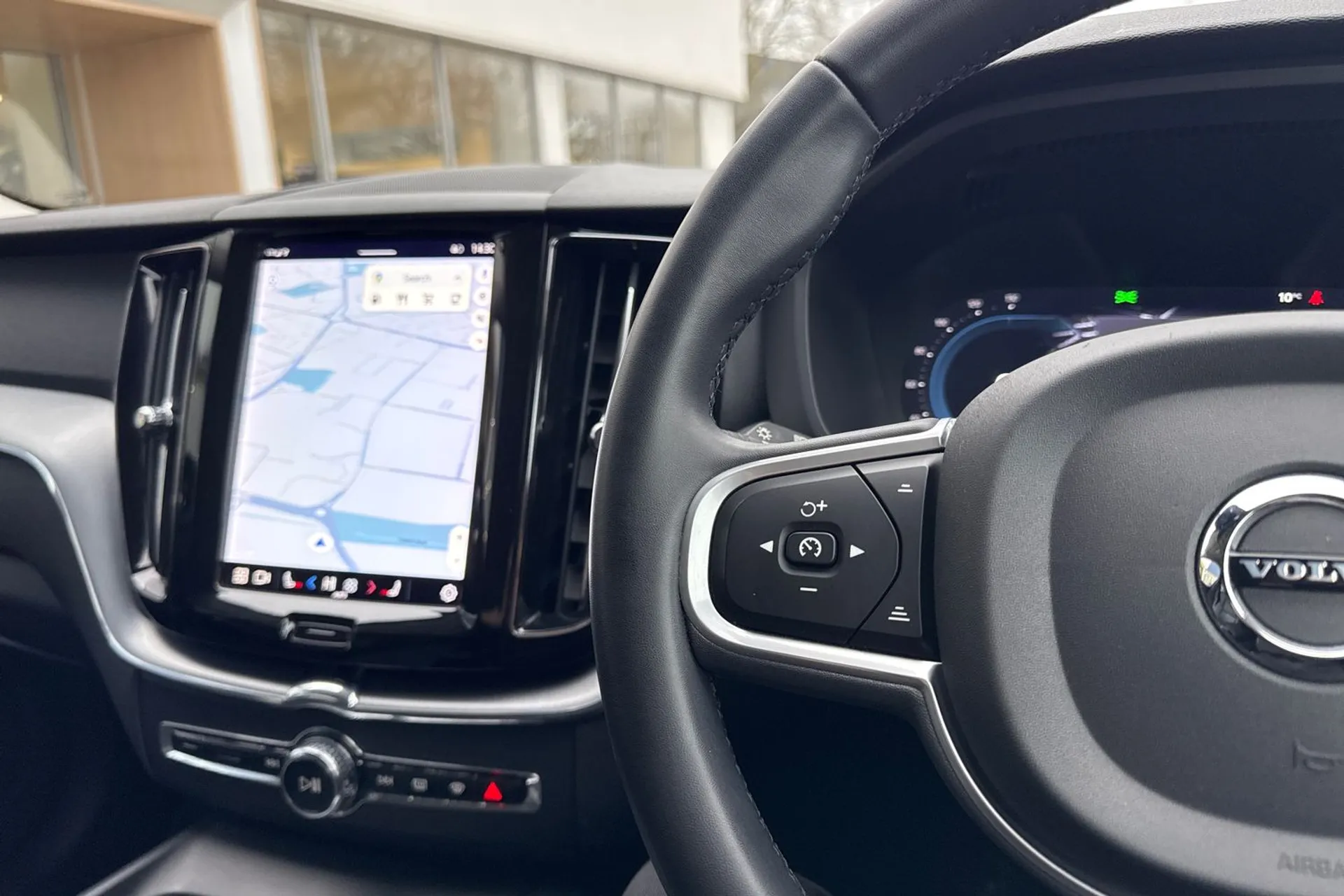 Volvo XC60 thumbnail image number 36