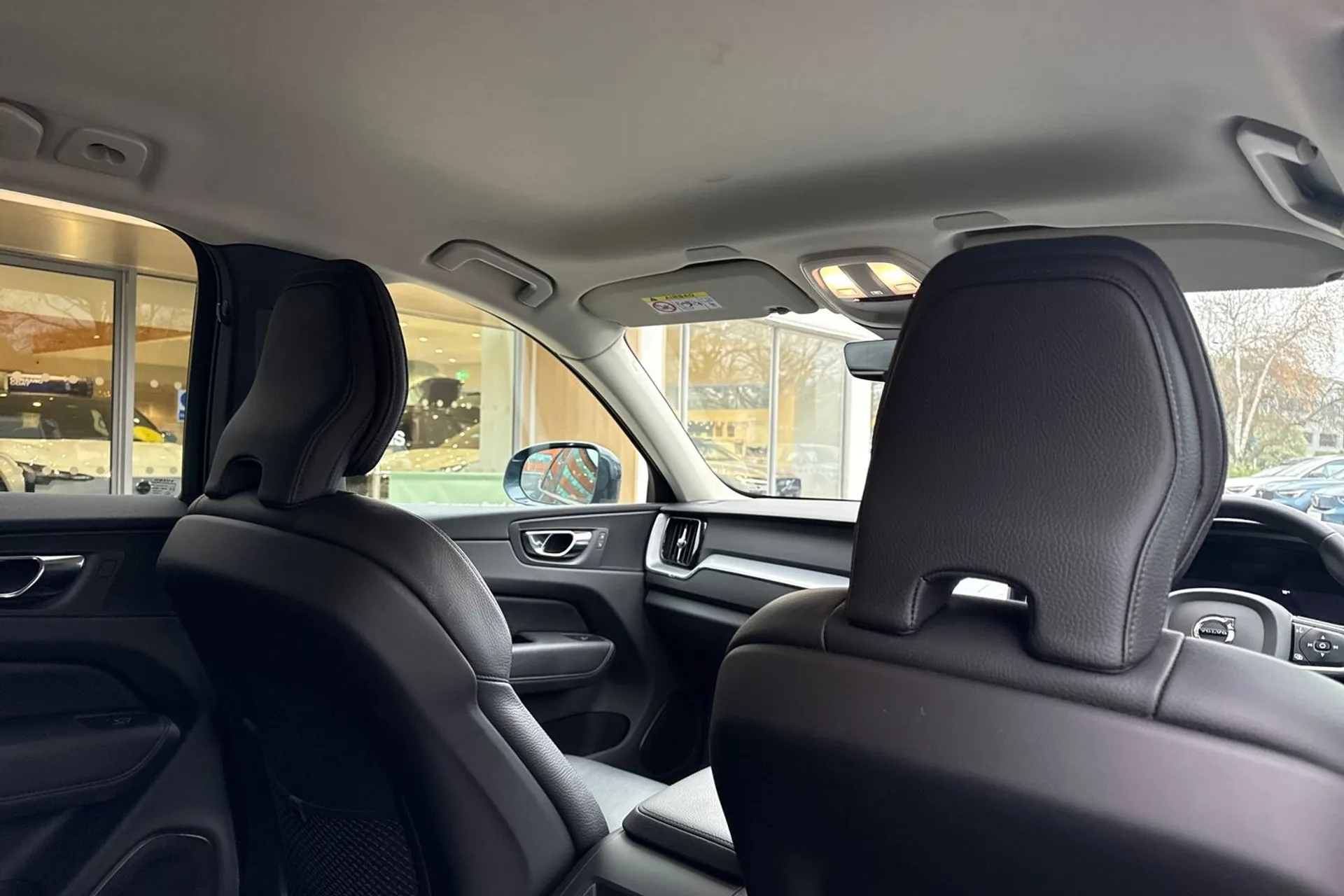 Volvo XC60 thumbnail image number 24