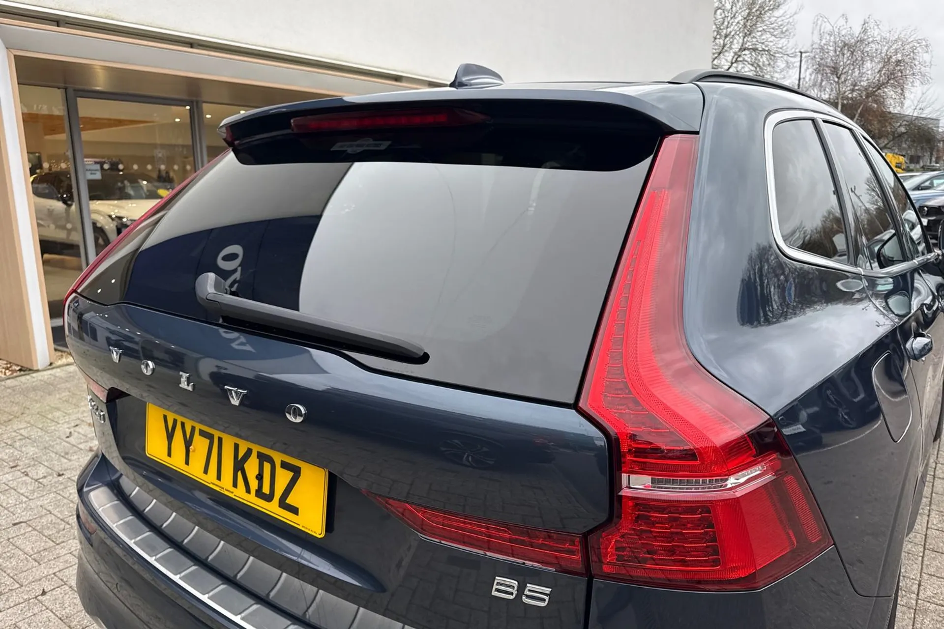 Volvo XC60 thumbnail image number 16