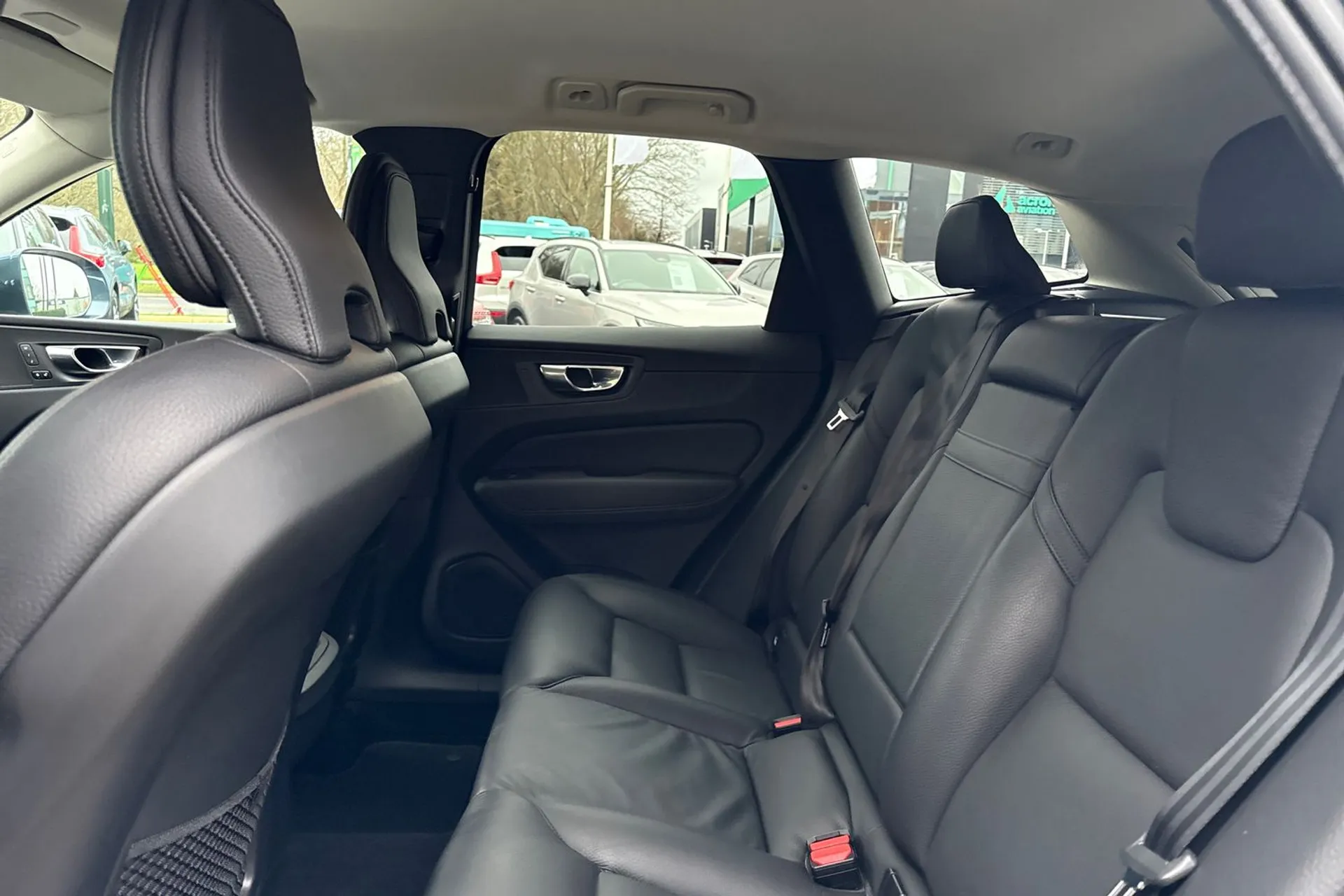 Volvo XC60 thumbnail image number 30