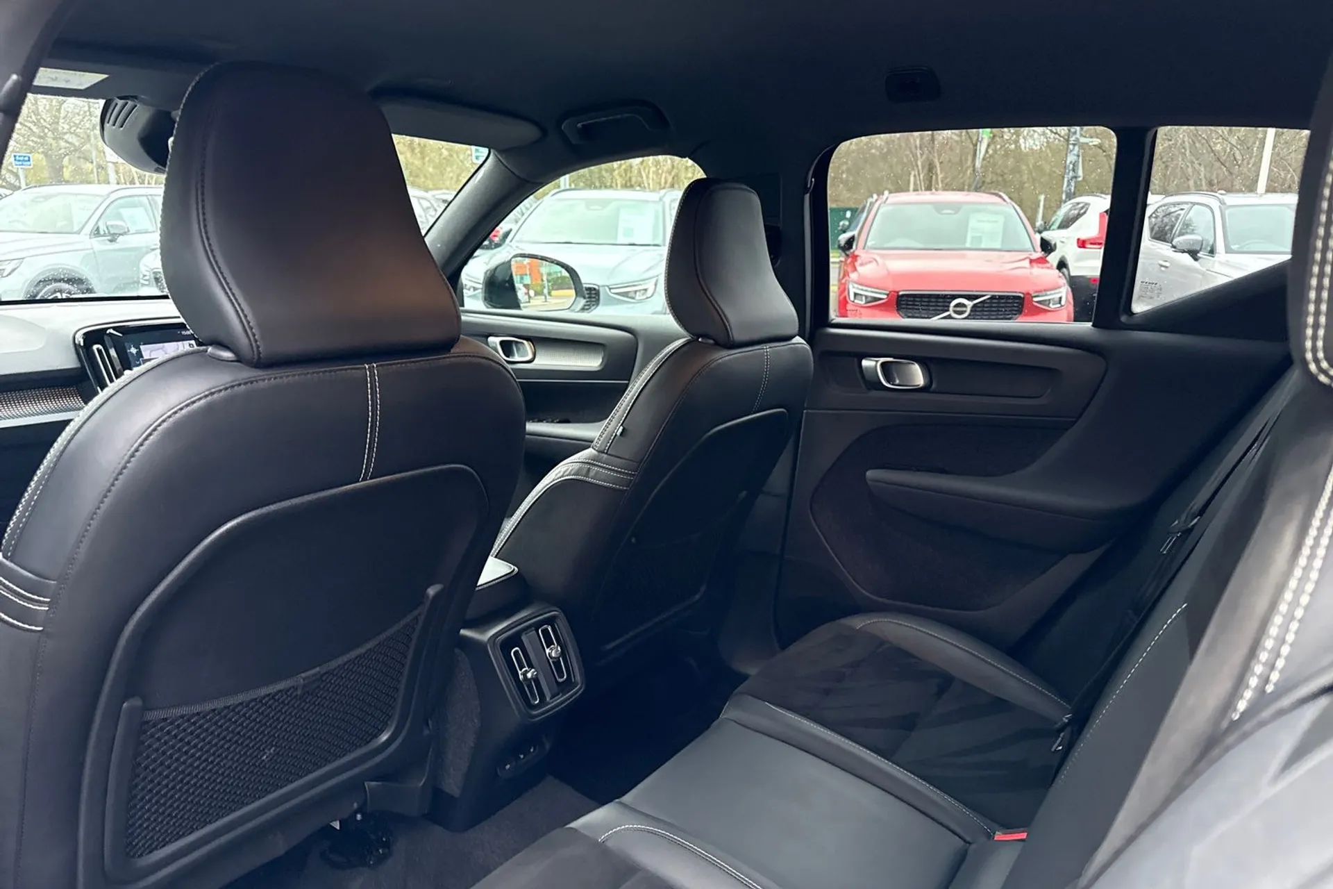 Volvo XC40 thumbnail image number 31