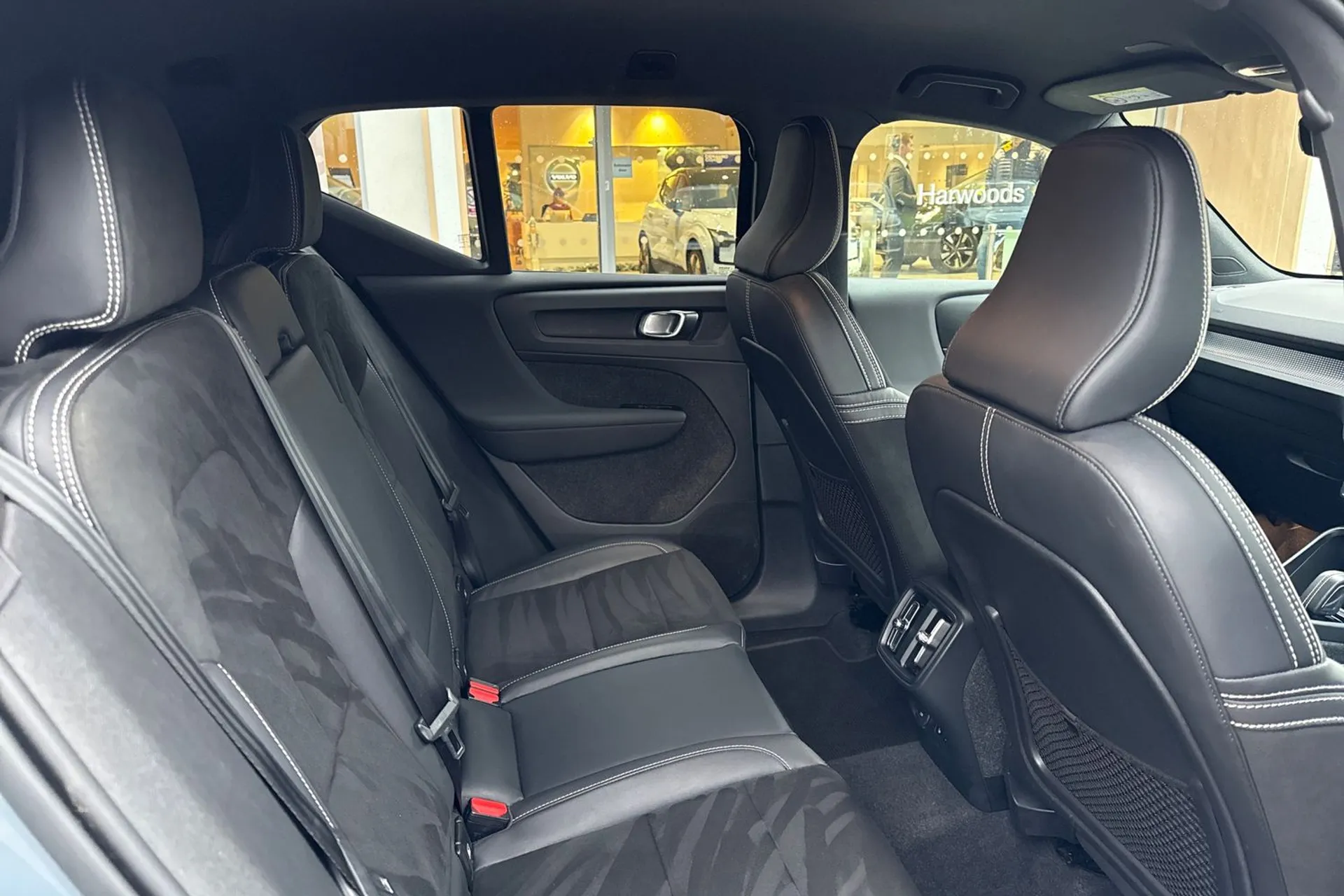 Volvo XC40 thumbnail image number 23