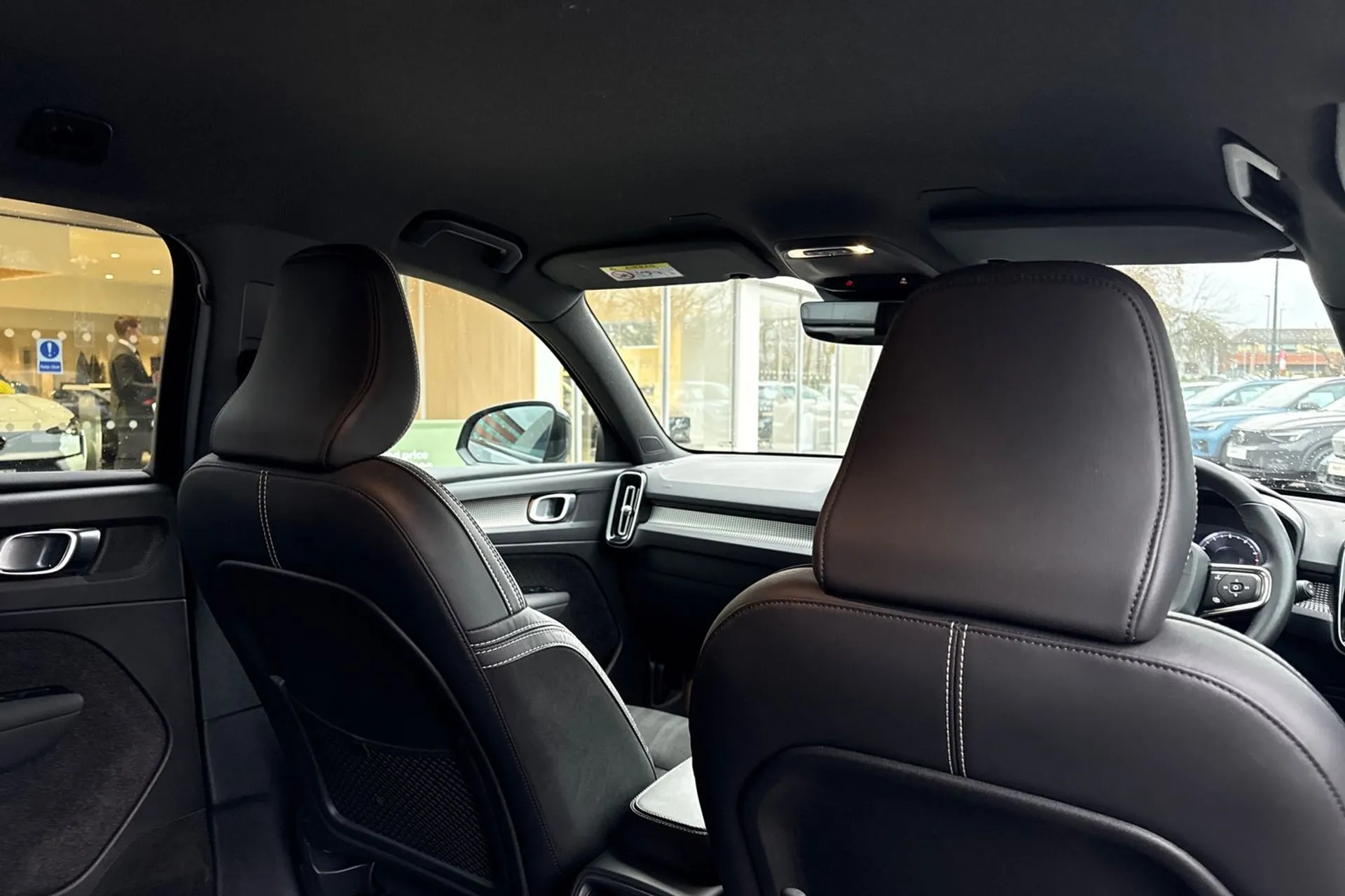 Volvo XC40 thumbnail image number 24