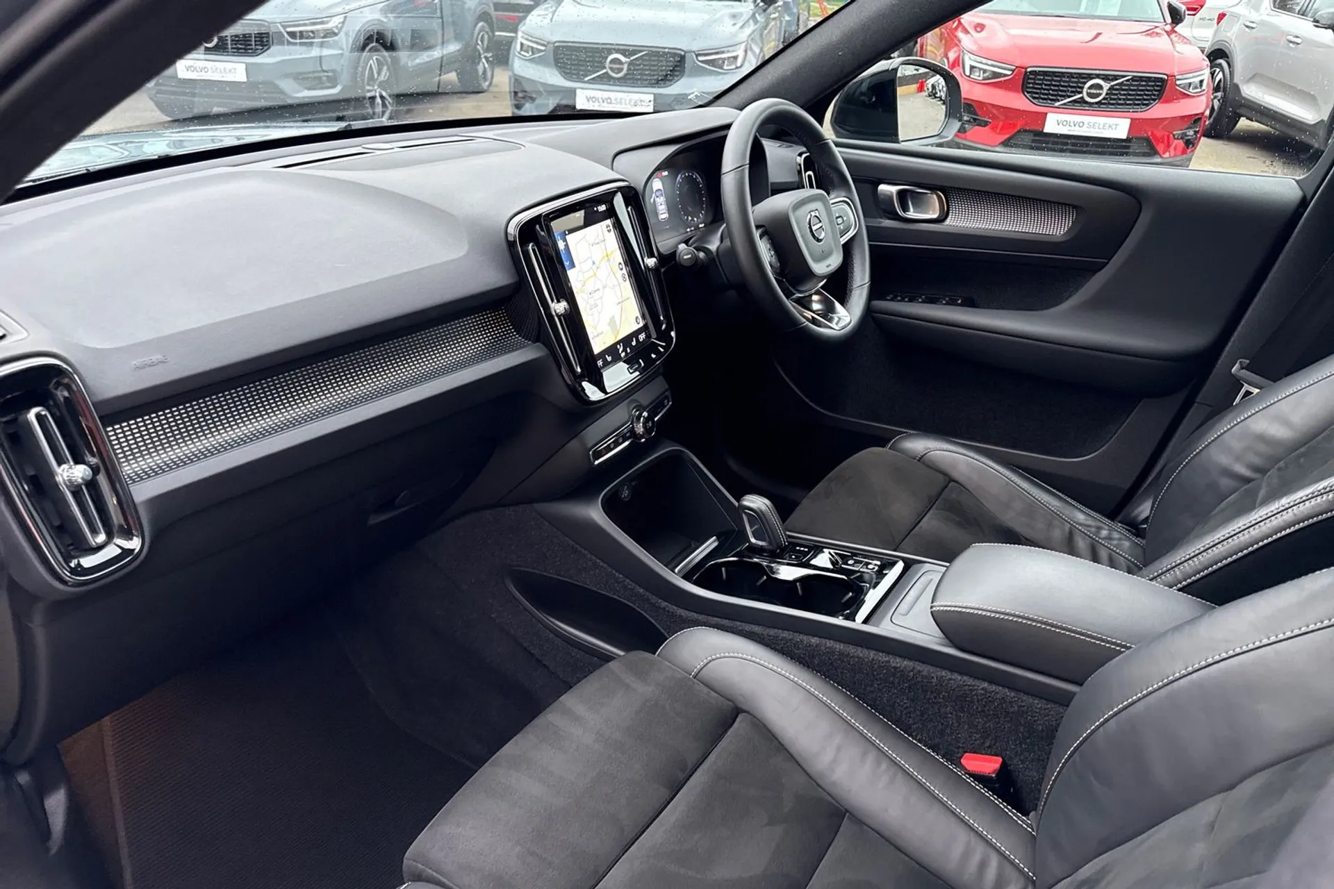 Volvo XC40 thumbnail image number 27