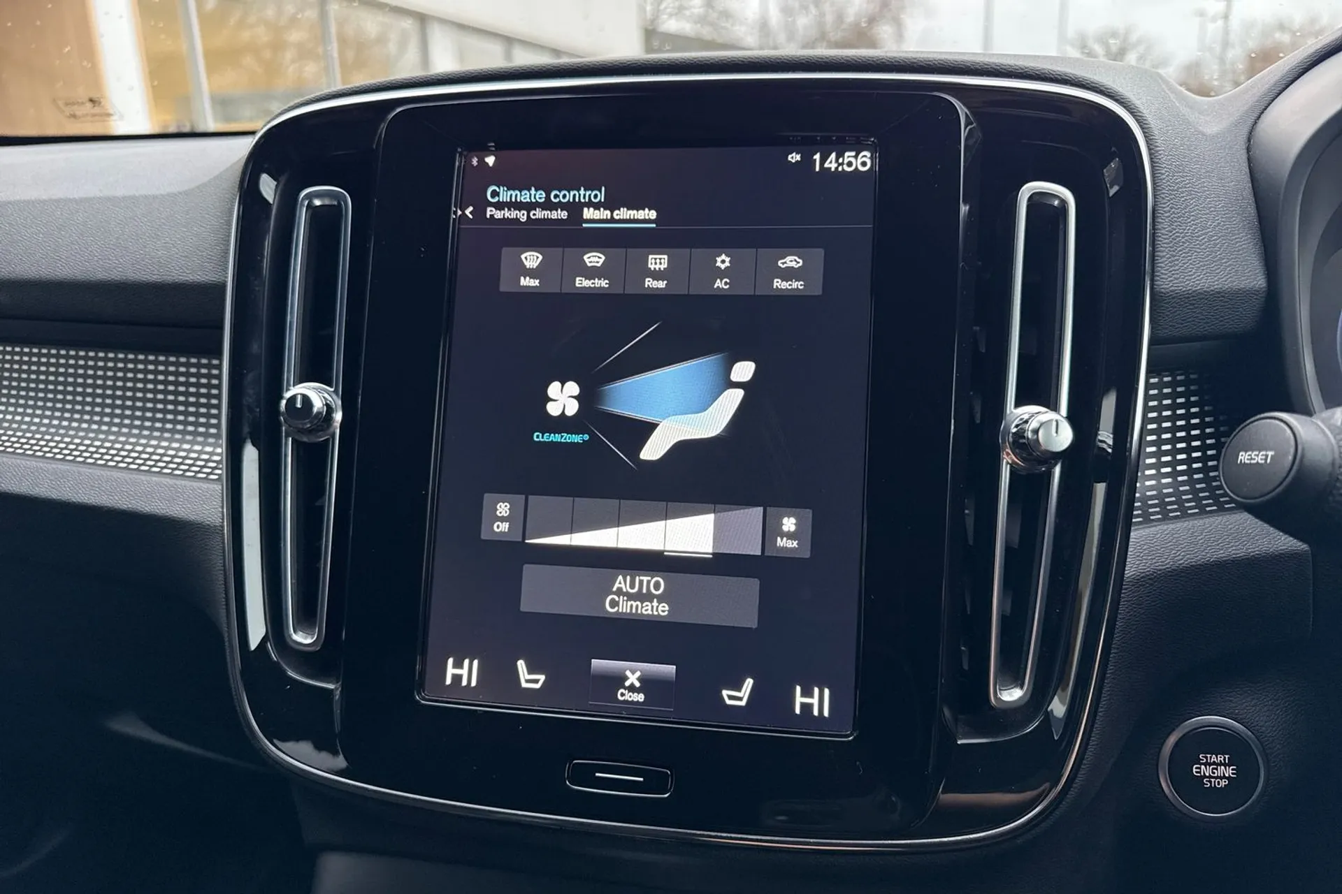 Volvo XC40 thumbnail image number 38