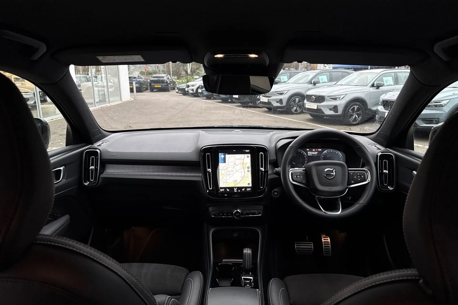 Volvo XC40 thumbnail image number 3