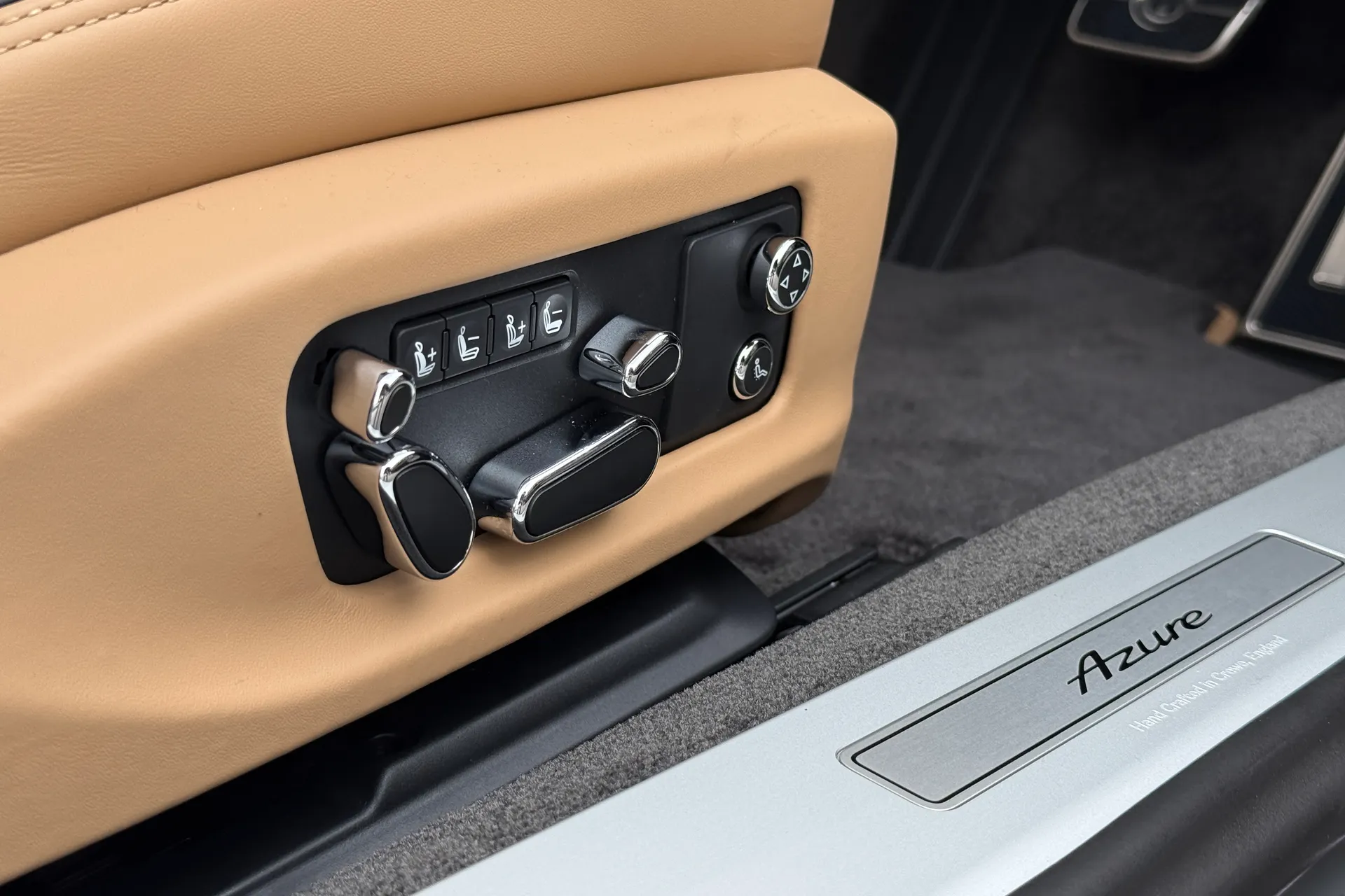 Bentley CONTINENTAL GT thumbnail image number 22