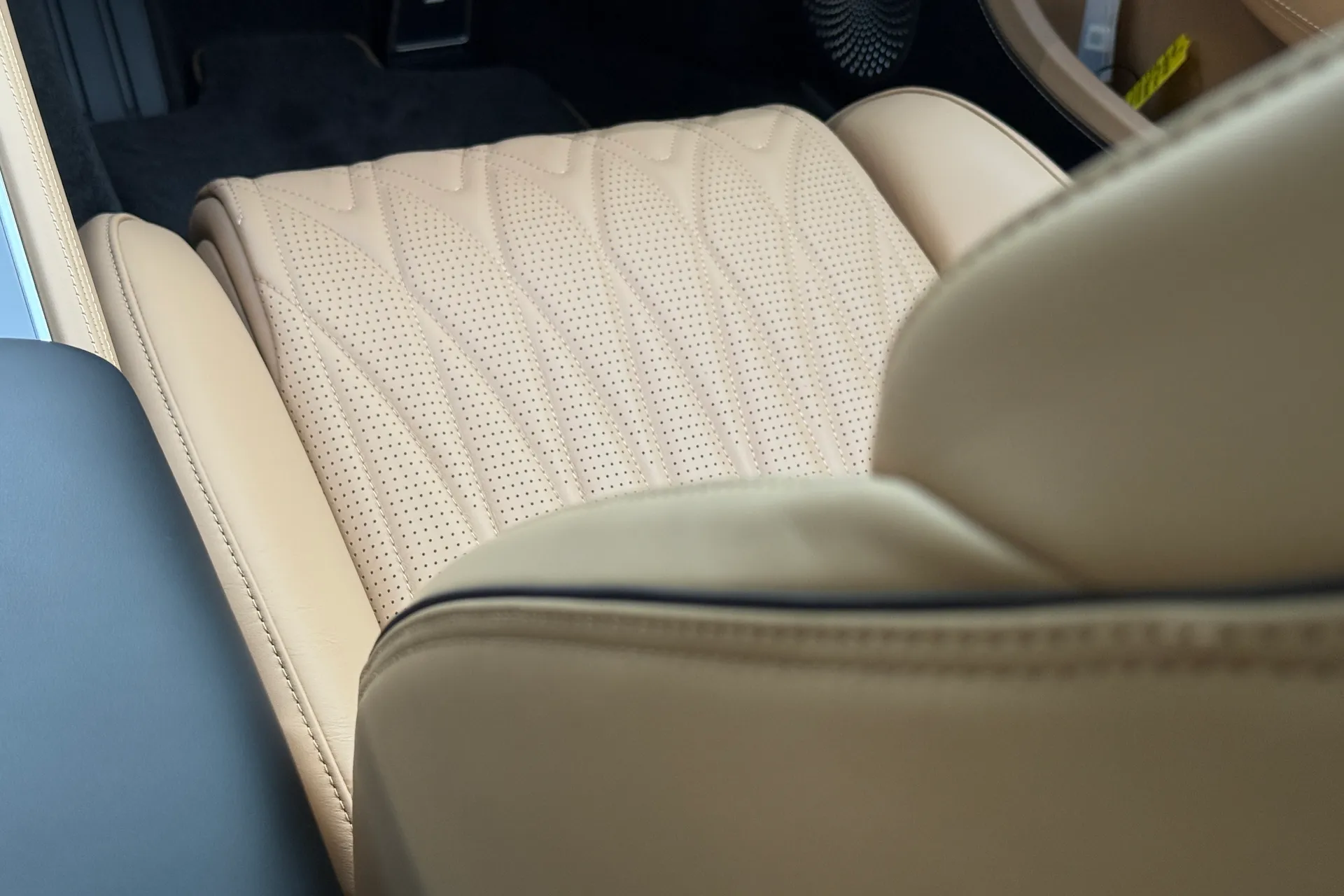 Bentley CONTINENTAL GT thumbnail image number 33