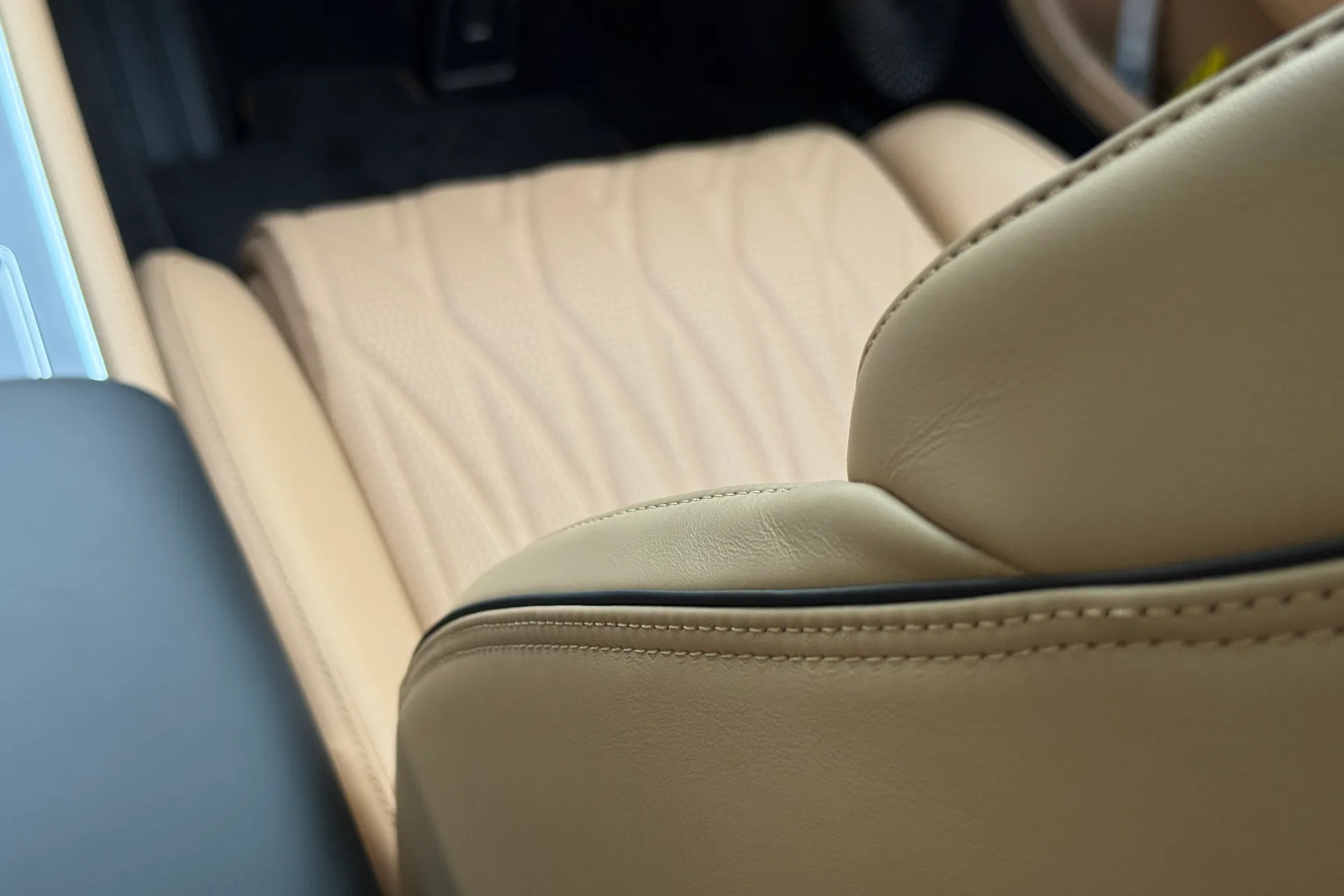 Bentley CONTINENTAL GT thumbnail image number 36