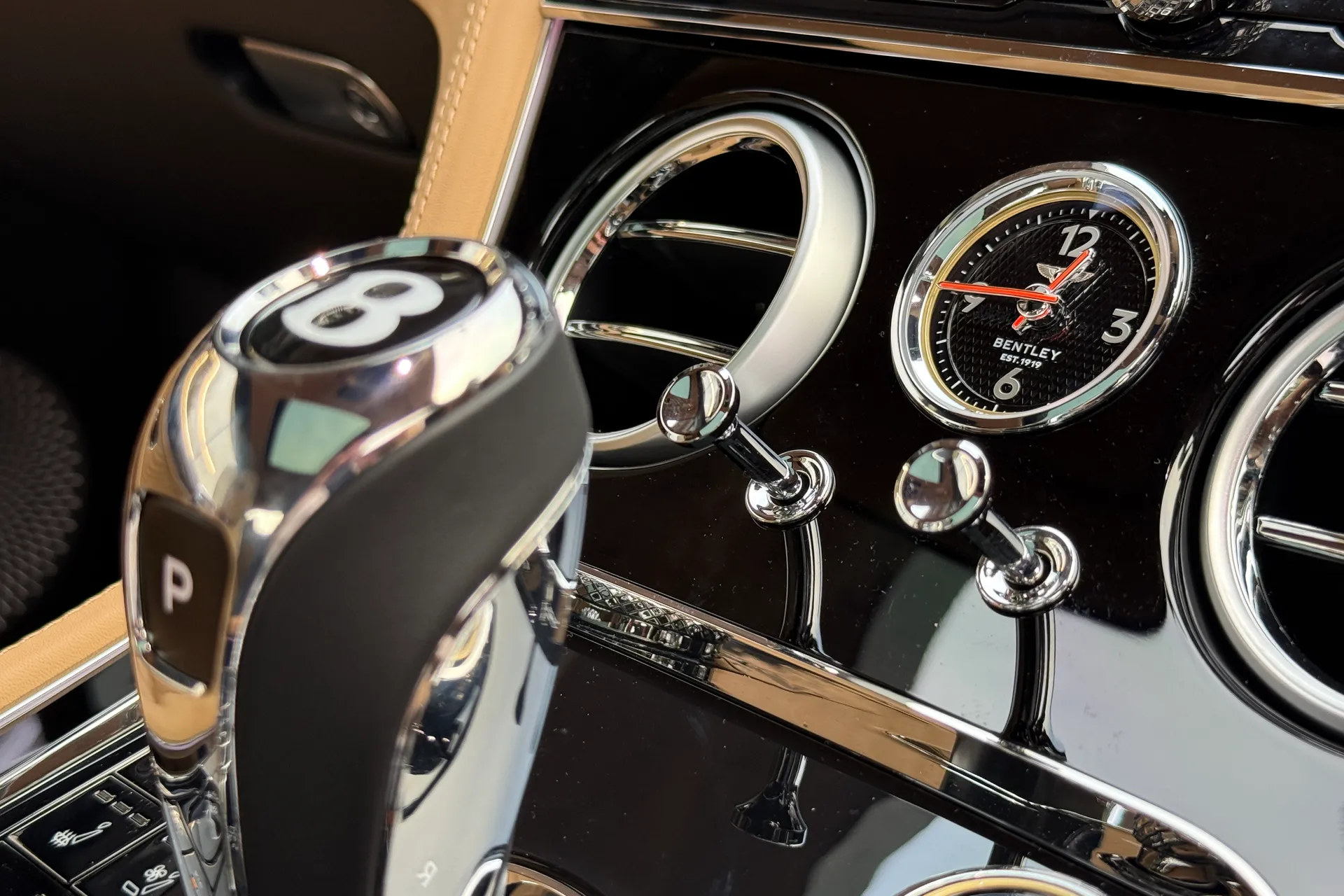 Bentley CONTINENTAL GT thumbnail image number 42