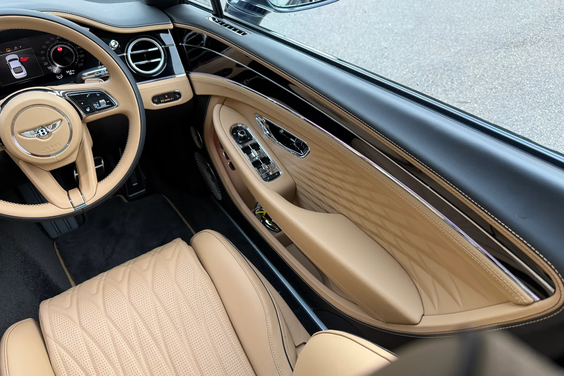 Bentley CONTINENTAL GT thumbnail image number 38