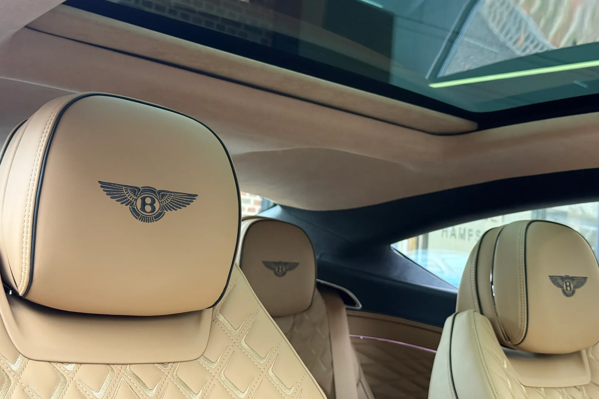 Bentley CONTINENTAL GT thumbnail image number 25