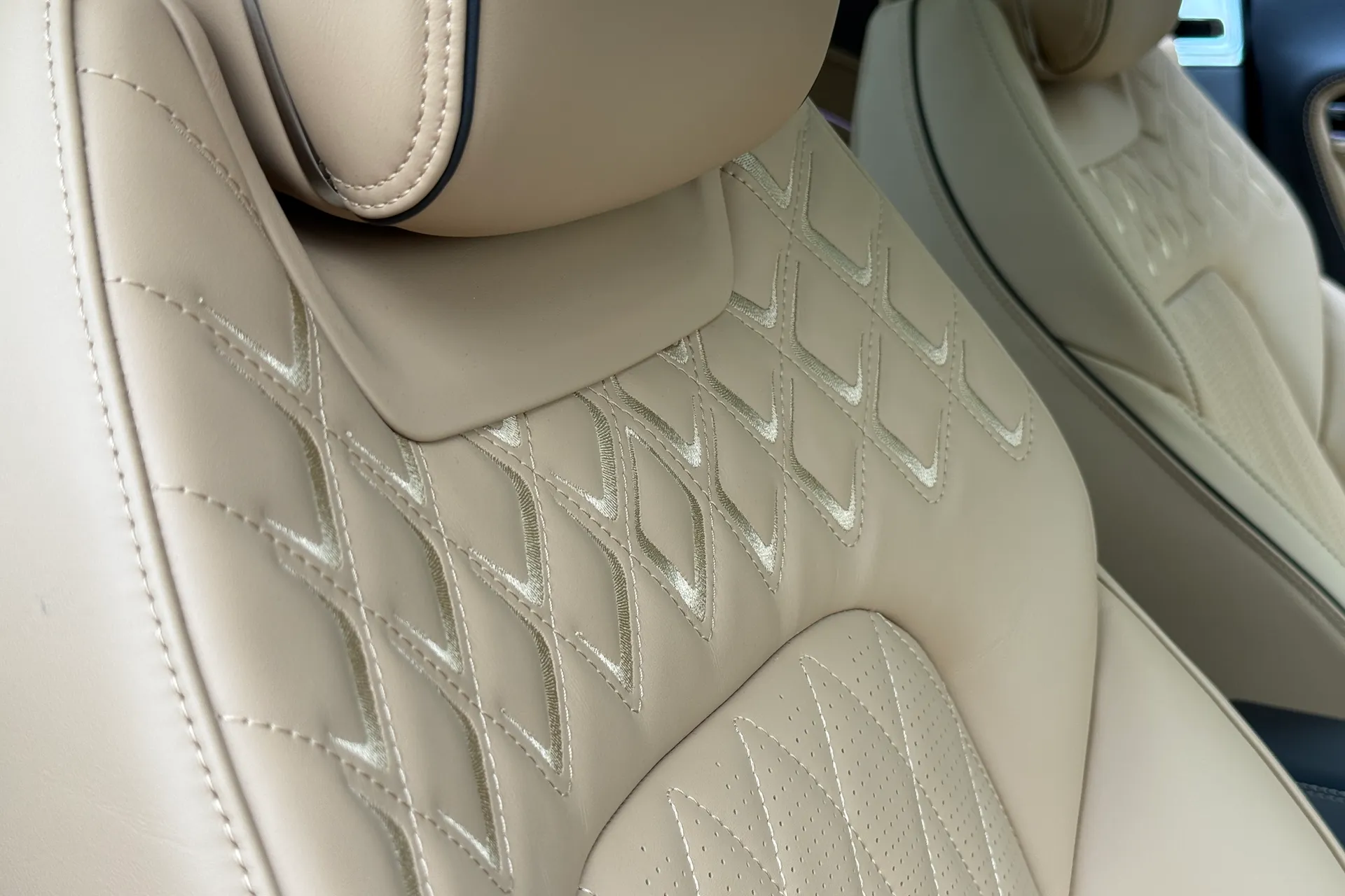 Bentley CONTINENTAL GT thumbnail image number 20