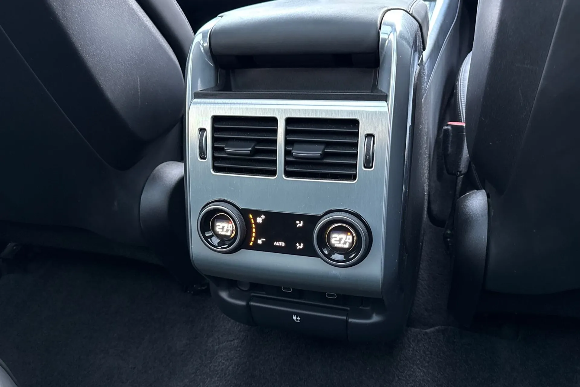 LAND ROVER RANGE ROVER SPORT thumbnail image number 45