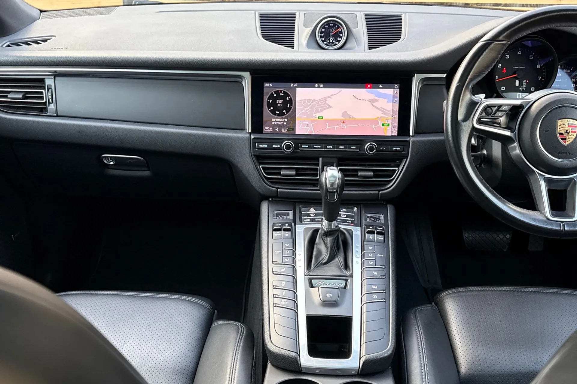 Porsche MACAN thumbnail image number 37