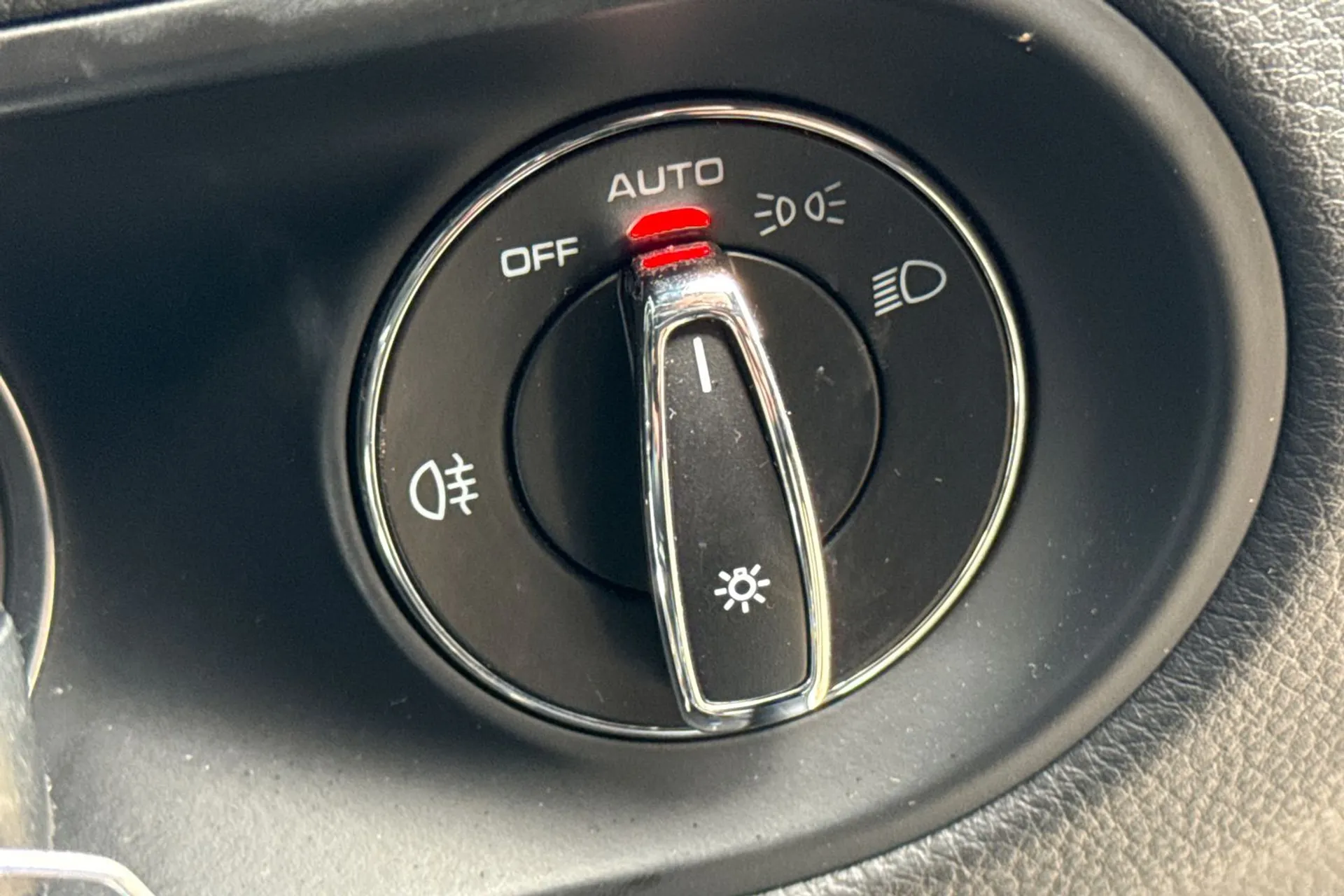 Porsche MACAN thumbnail image number 51