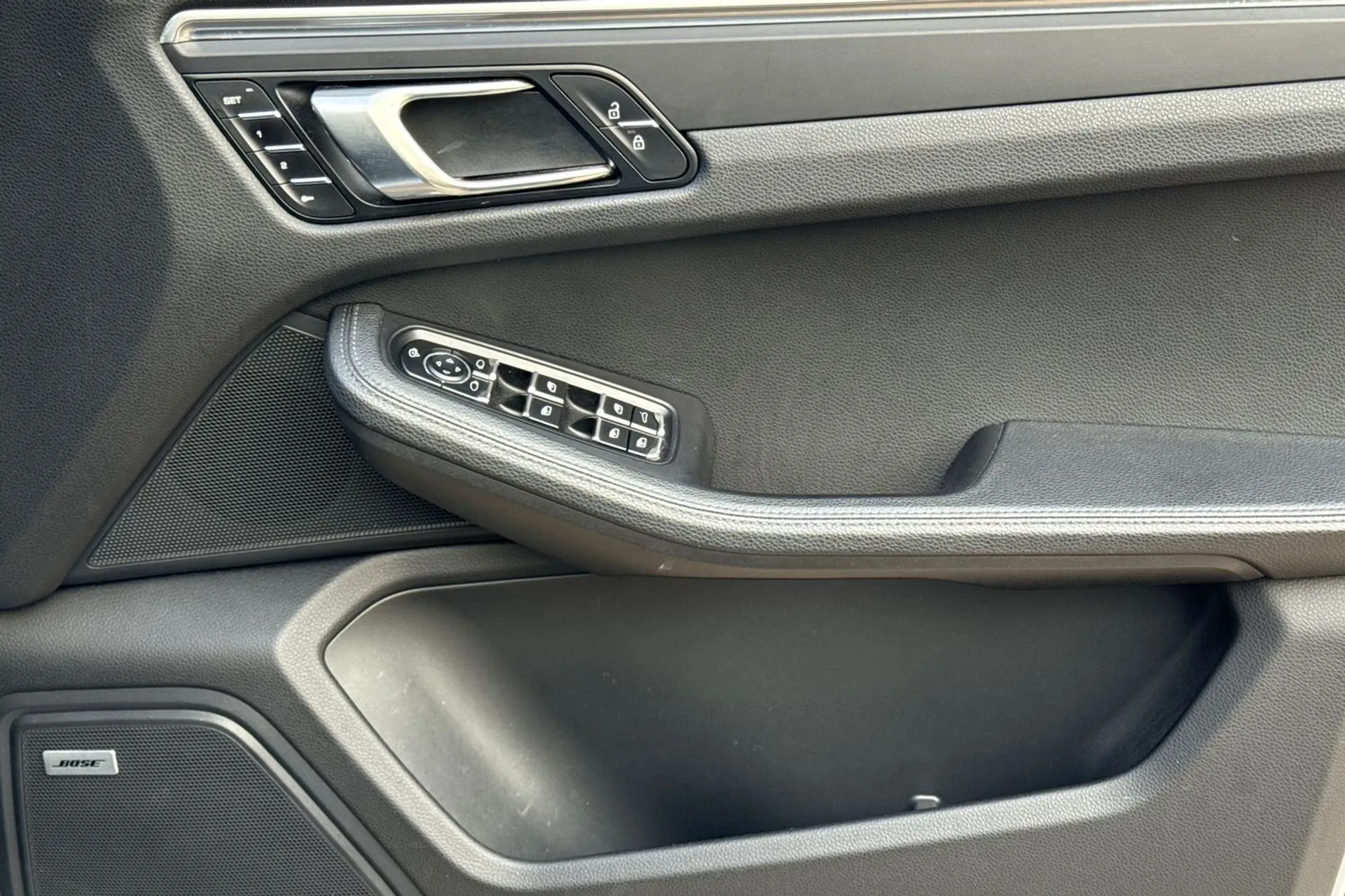 Porsche MACAN thumbnail image number 41