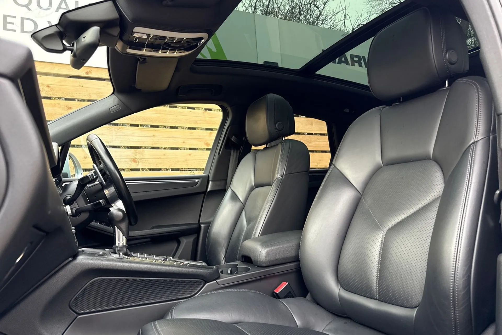 Porsche MACAN thumbnail image number 31