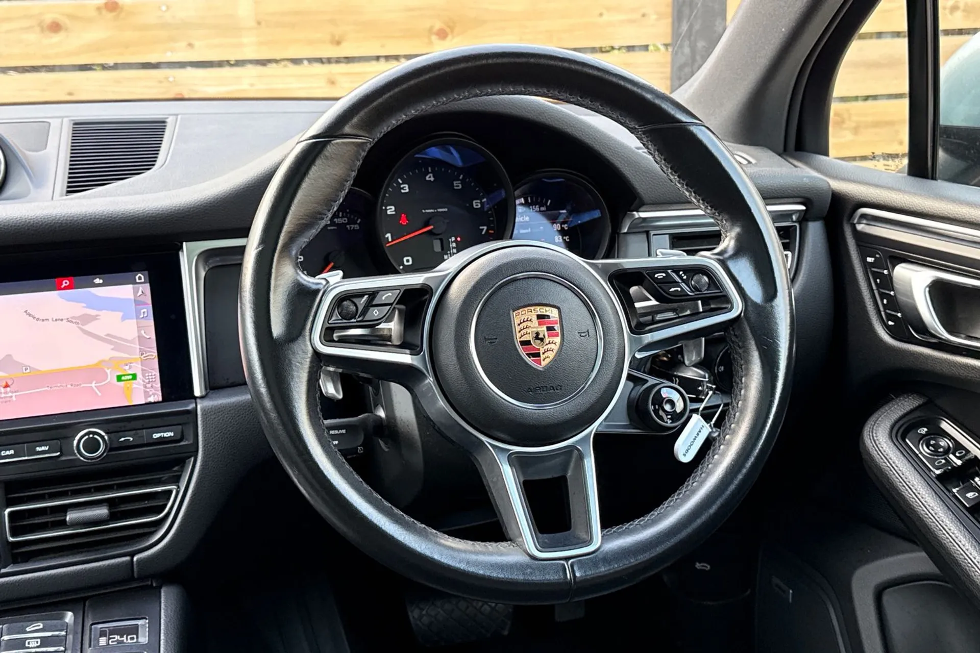 Porsche MACAN thumbnail image number 36