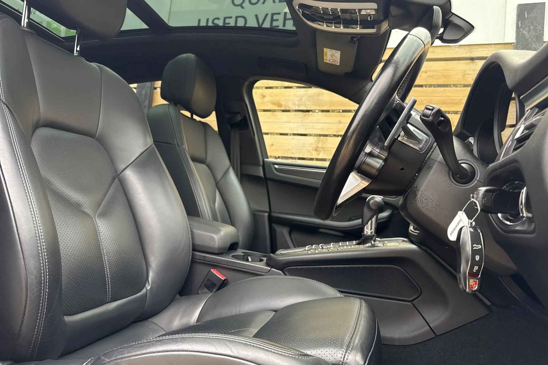 Porsche MACAN thumbnail image number 28