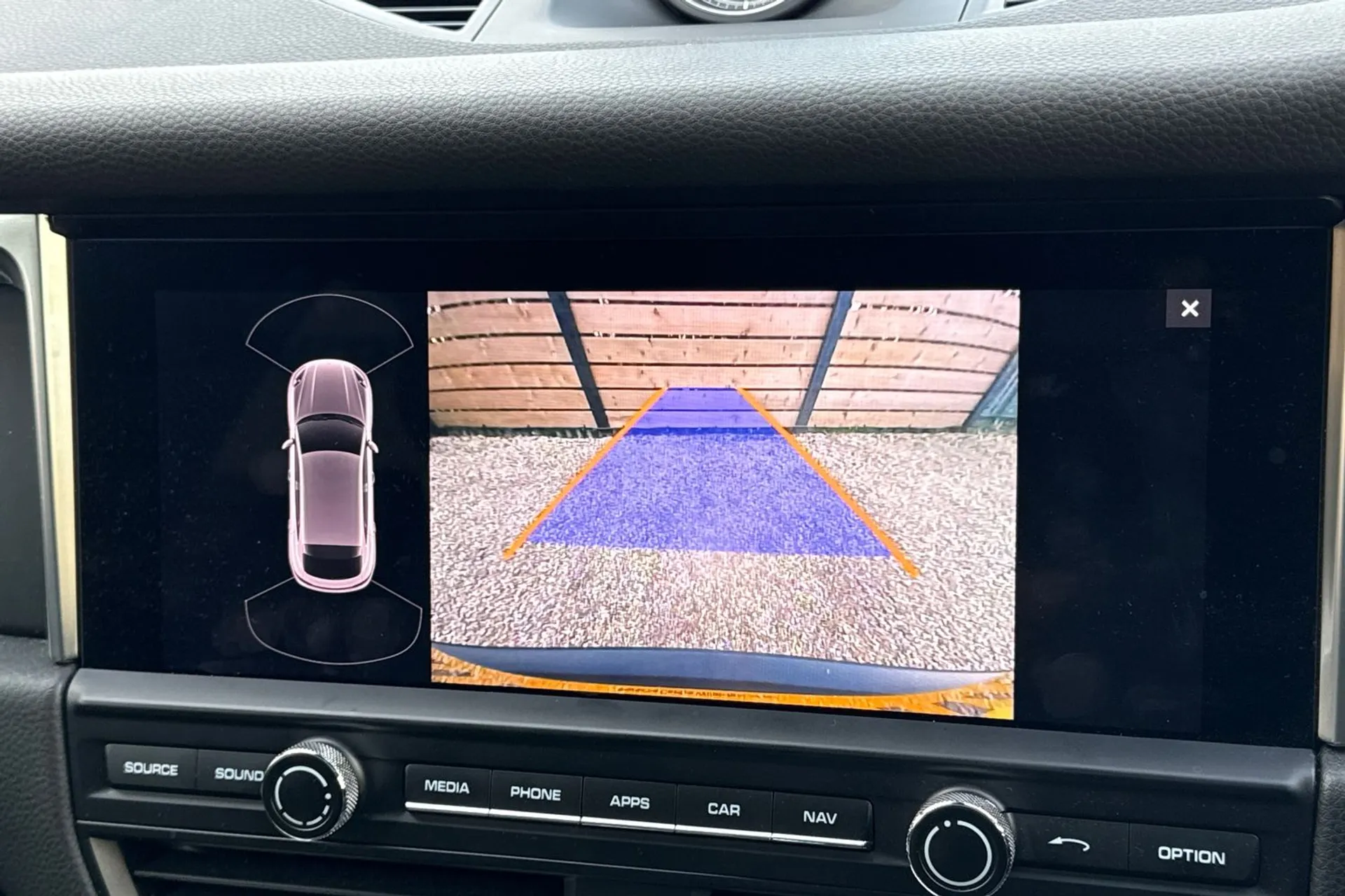 Porsche MACAN thumbnail image number 5