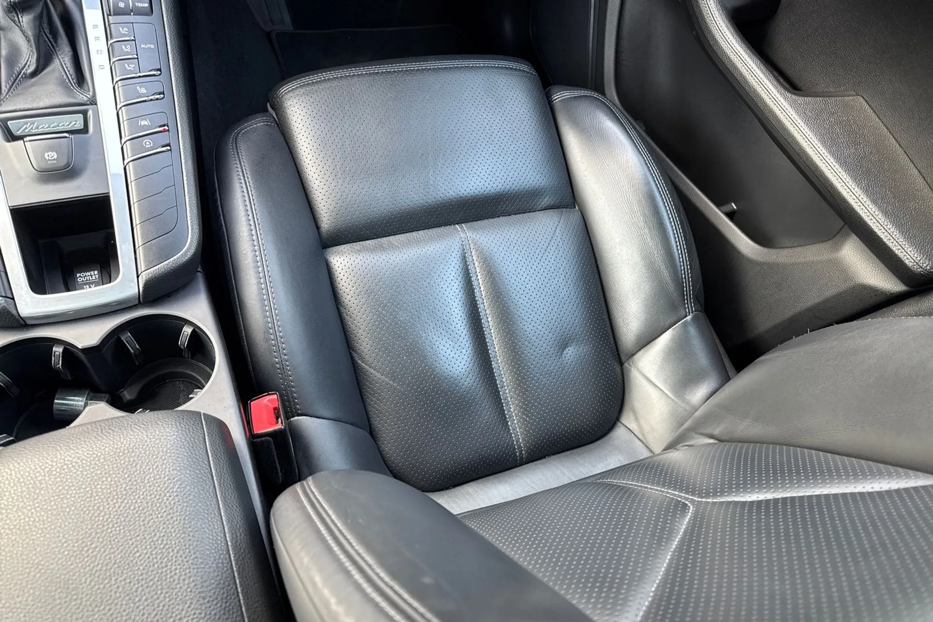 Porsche MACAN thumbnail image number 35